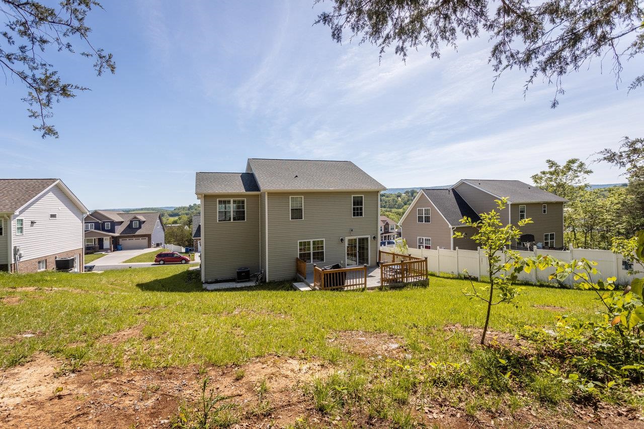181 SUFFOLK DR