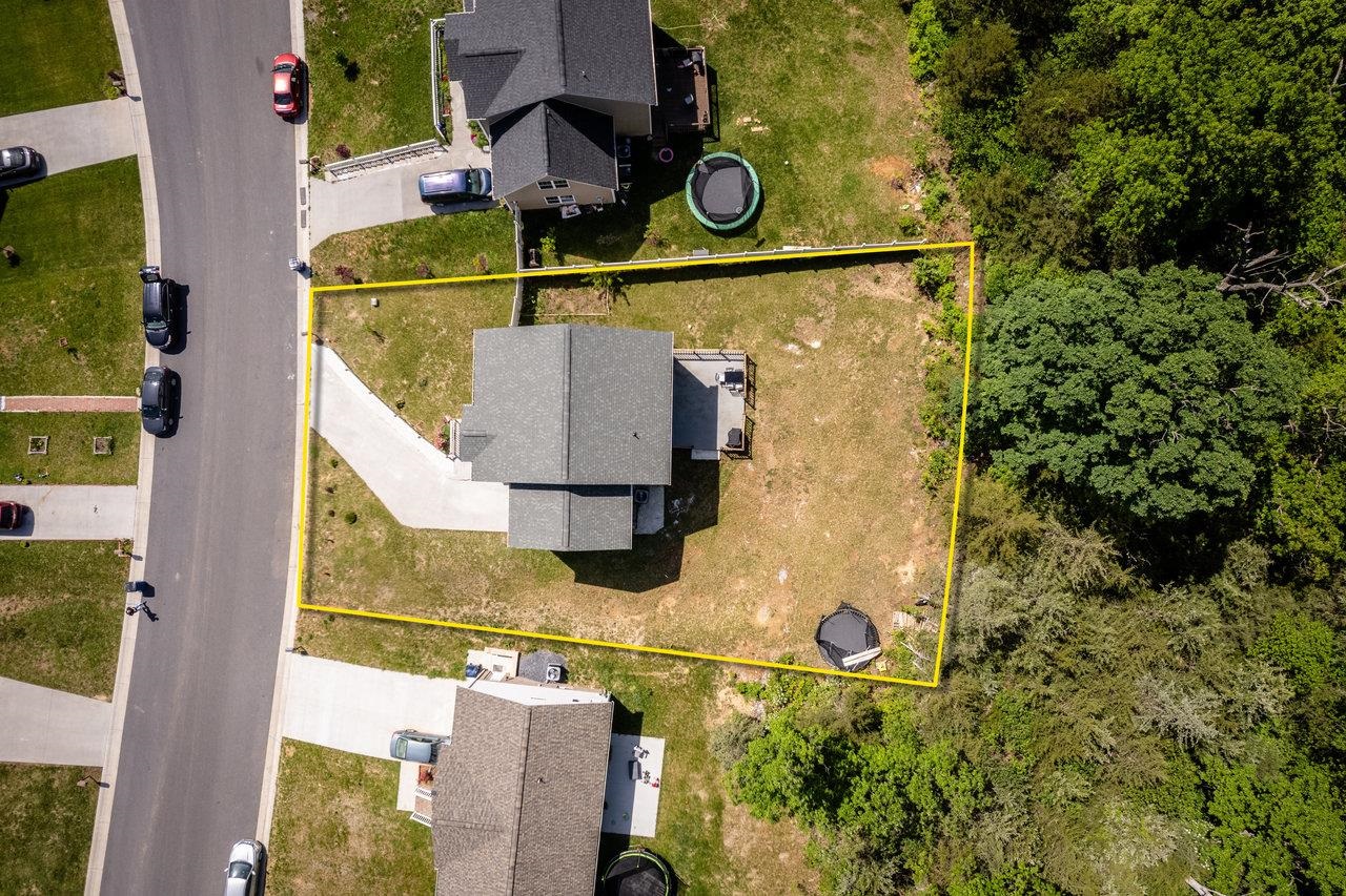 181 SUFFOLK DR