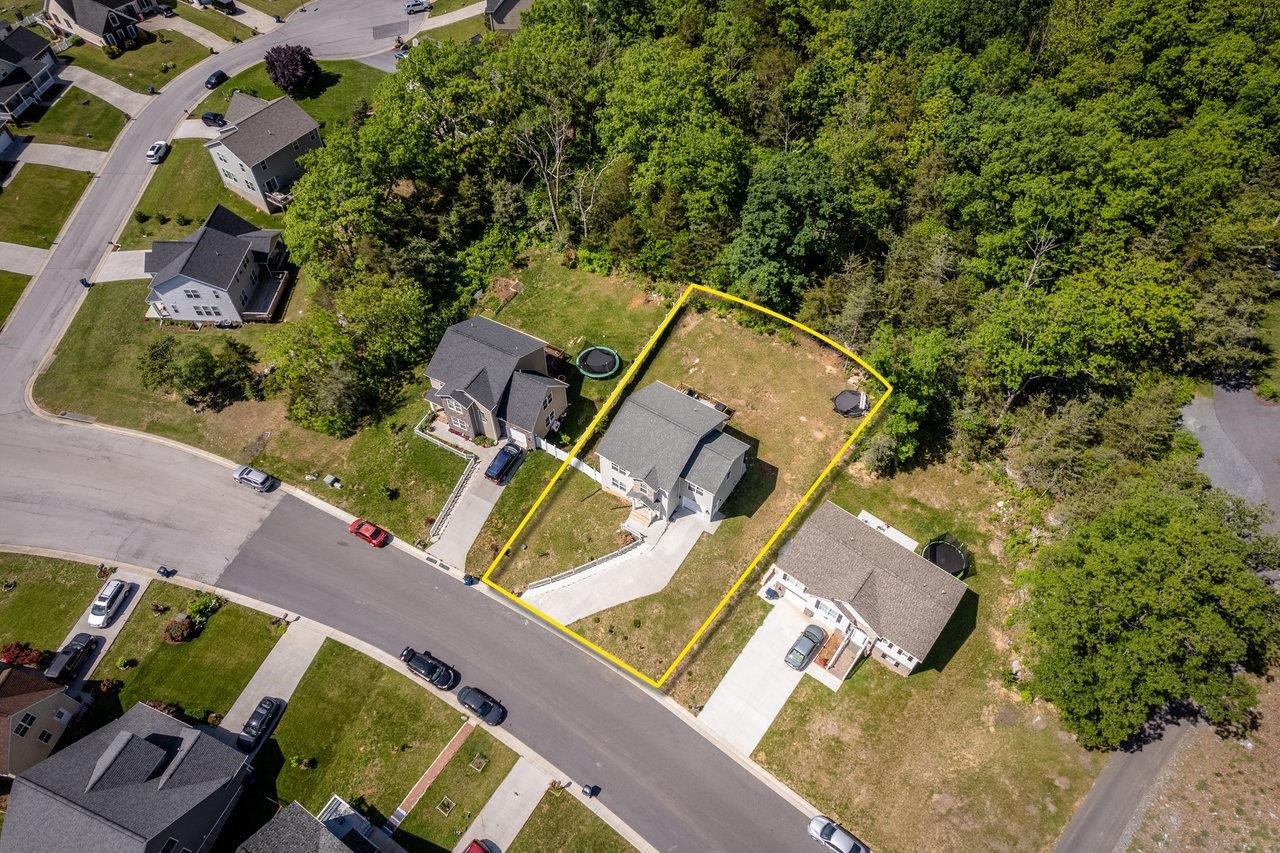 181 SUFFOLK DR
