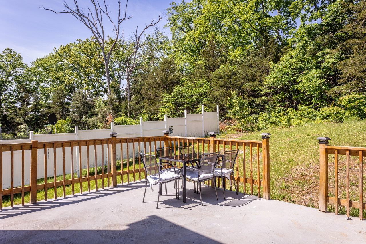 181 SUFFOLK DR