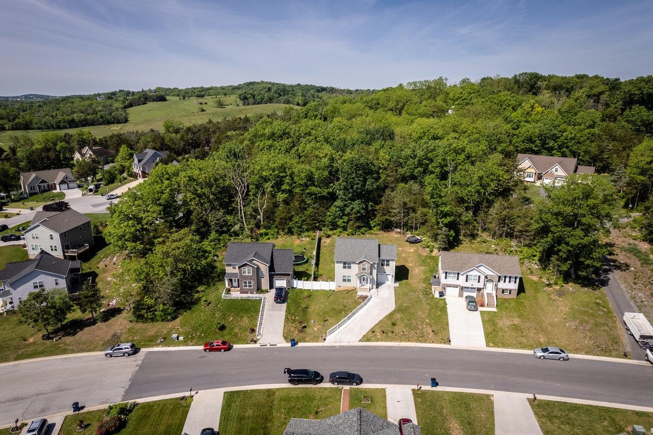 181 SUFFOLK DR
