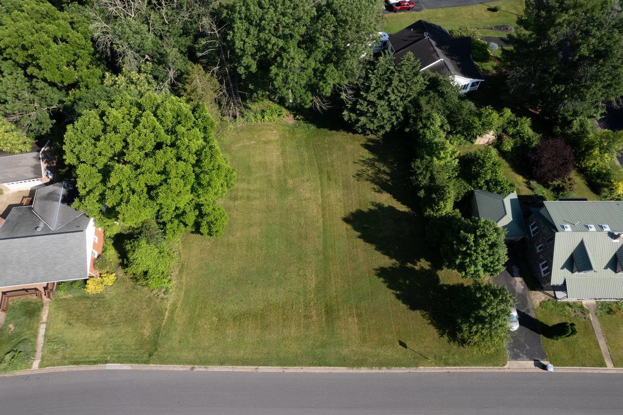 1009 S DOGWOOD DR