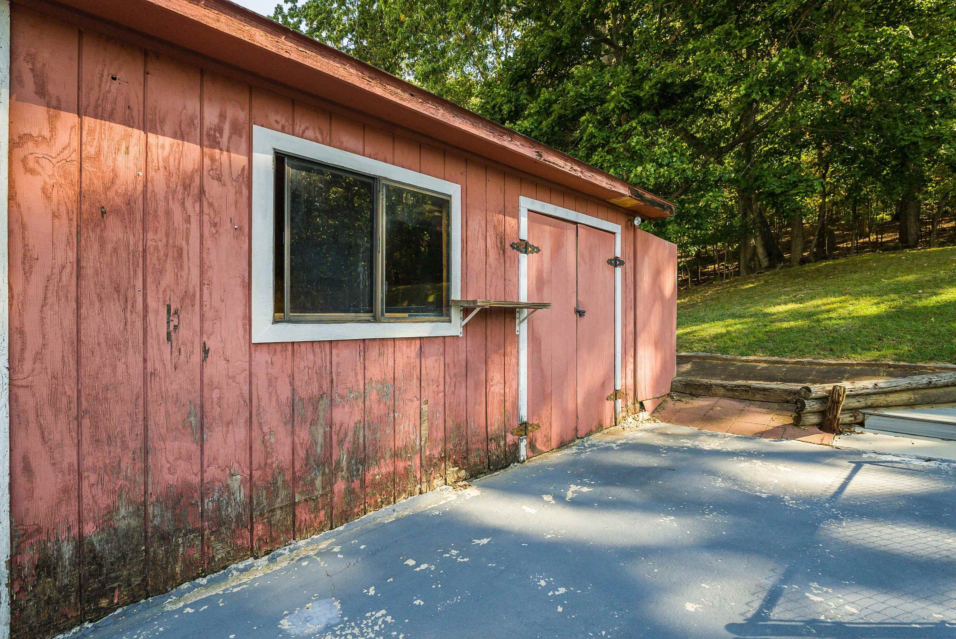 1775 SHUTTERLEE MILL RD