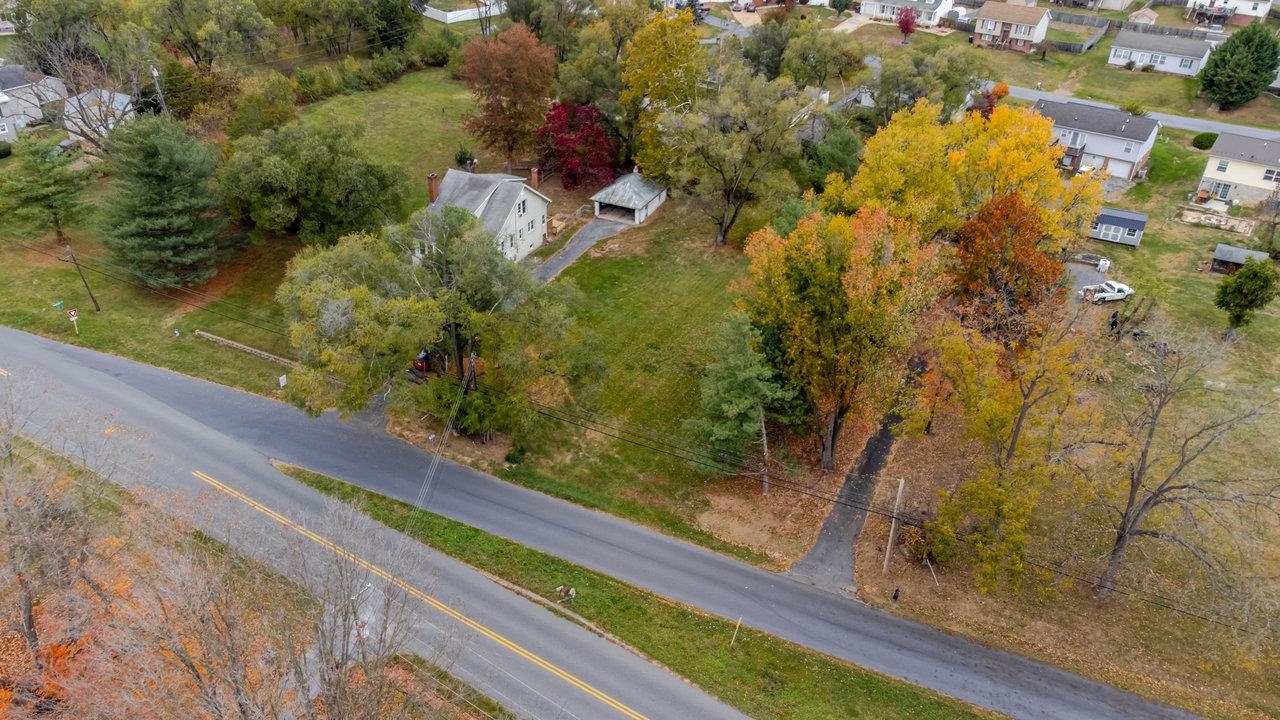 TOWN HALL RD