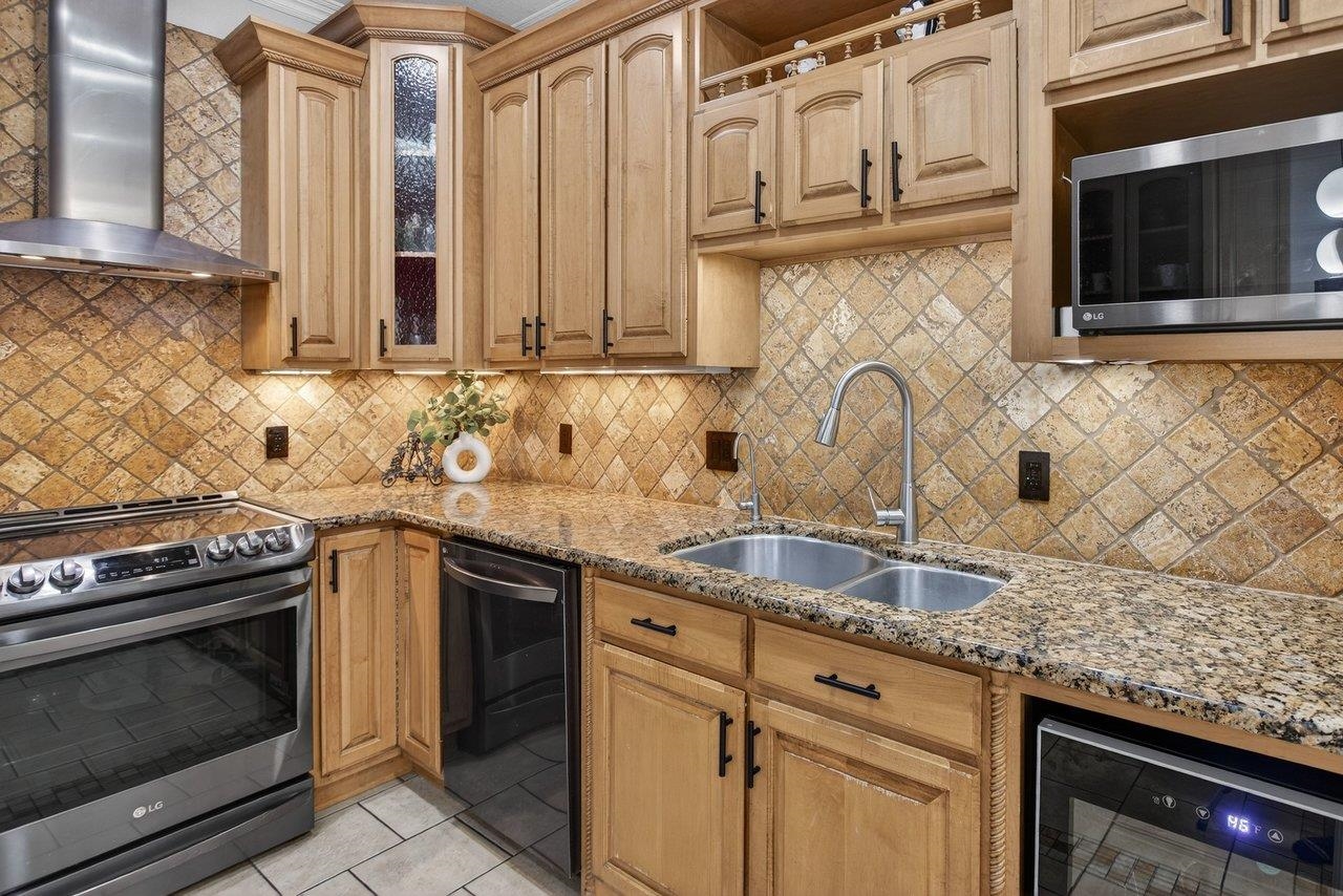 4270 AJAX CT