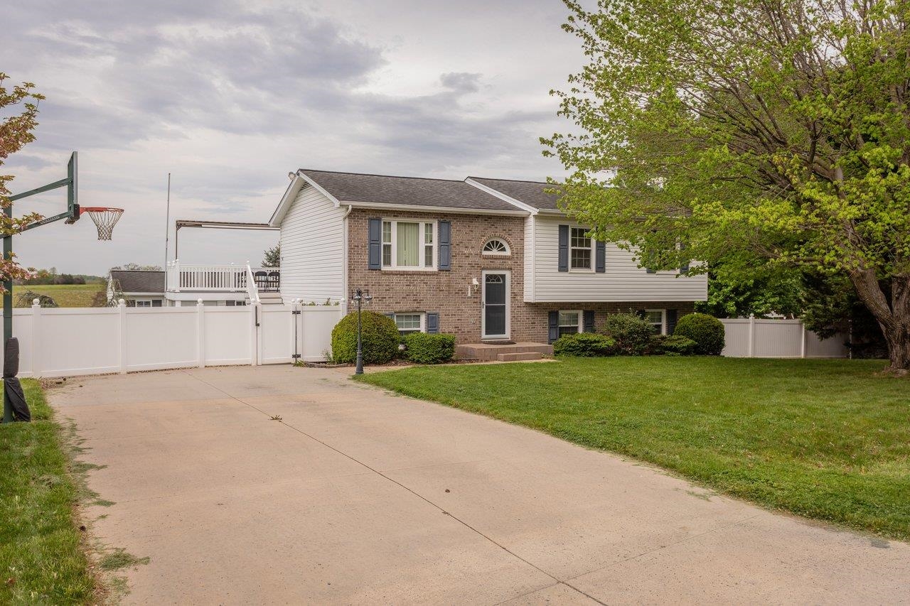 6087 W DONNAGAIL DR