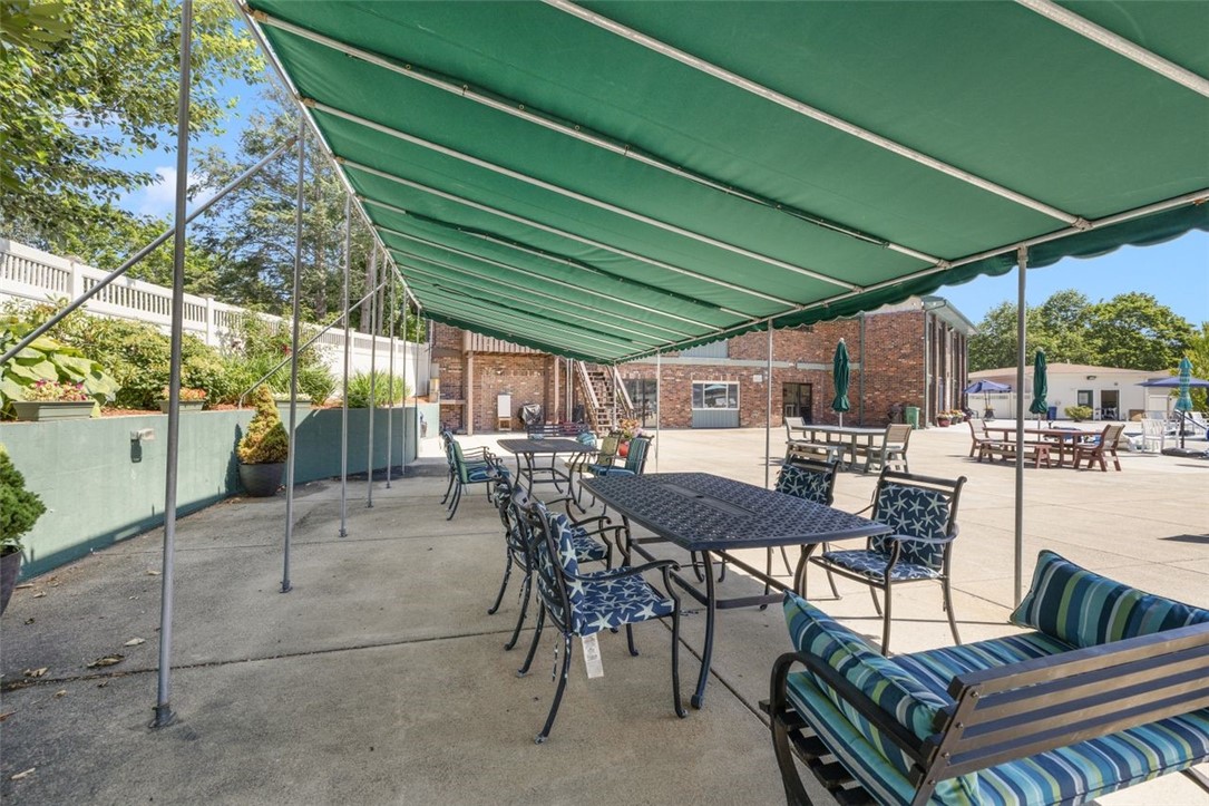 864 Stratford Lane