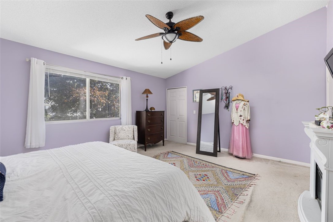 864 Stratford Lane