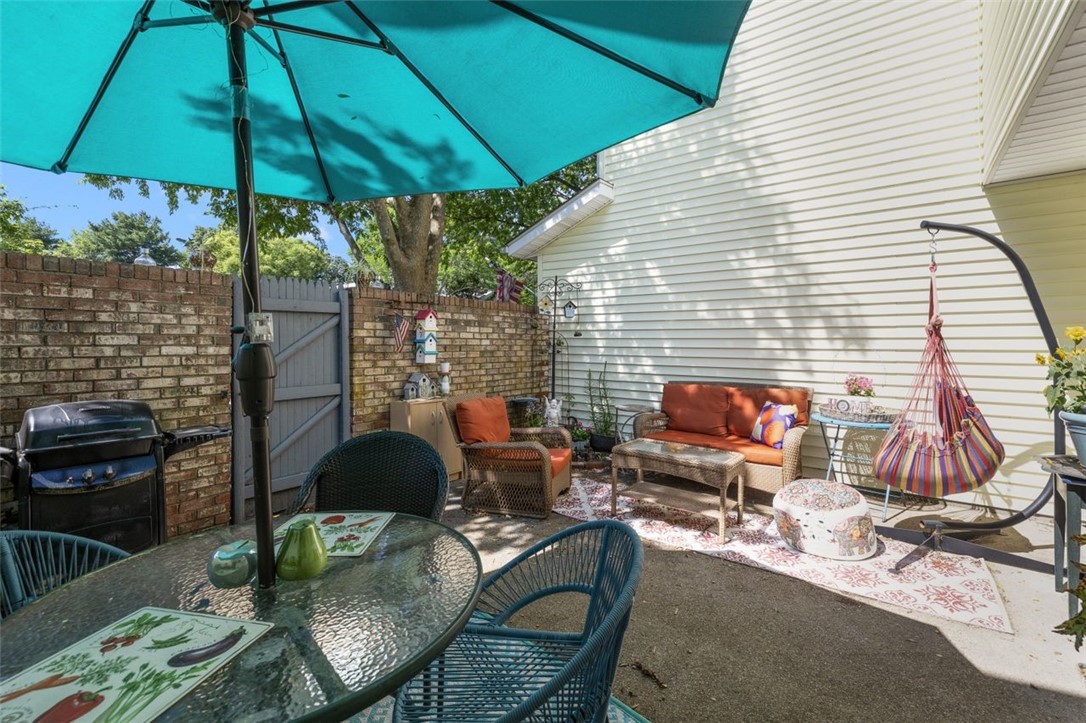 864 Stratford Lane
