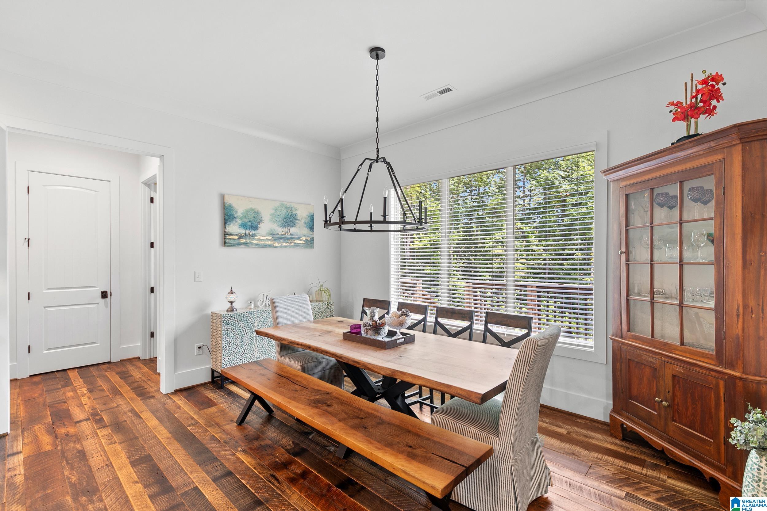 5805 DEERFOOT COURT