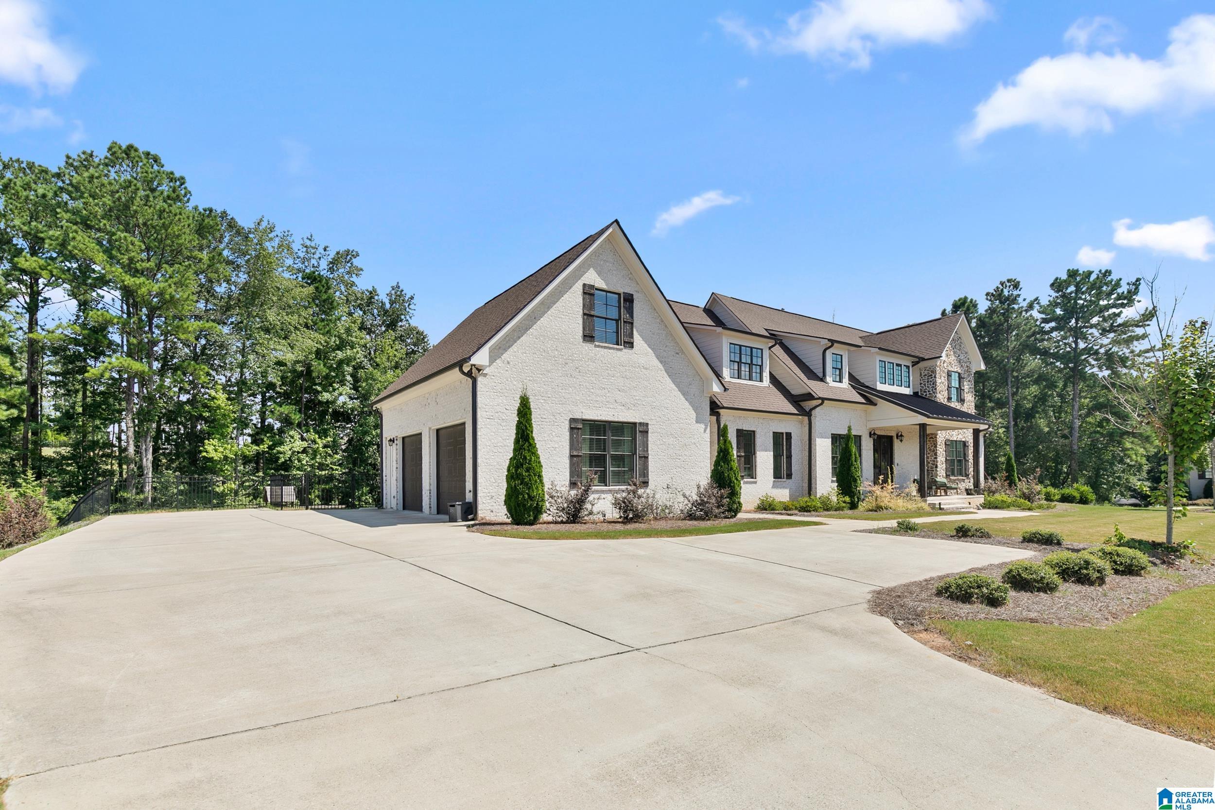 5805 DEERFOOT COURT