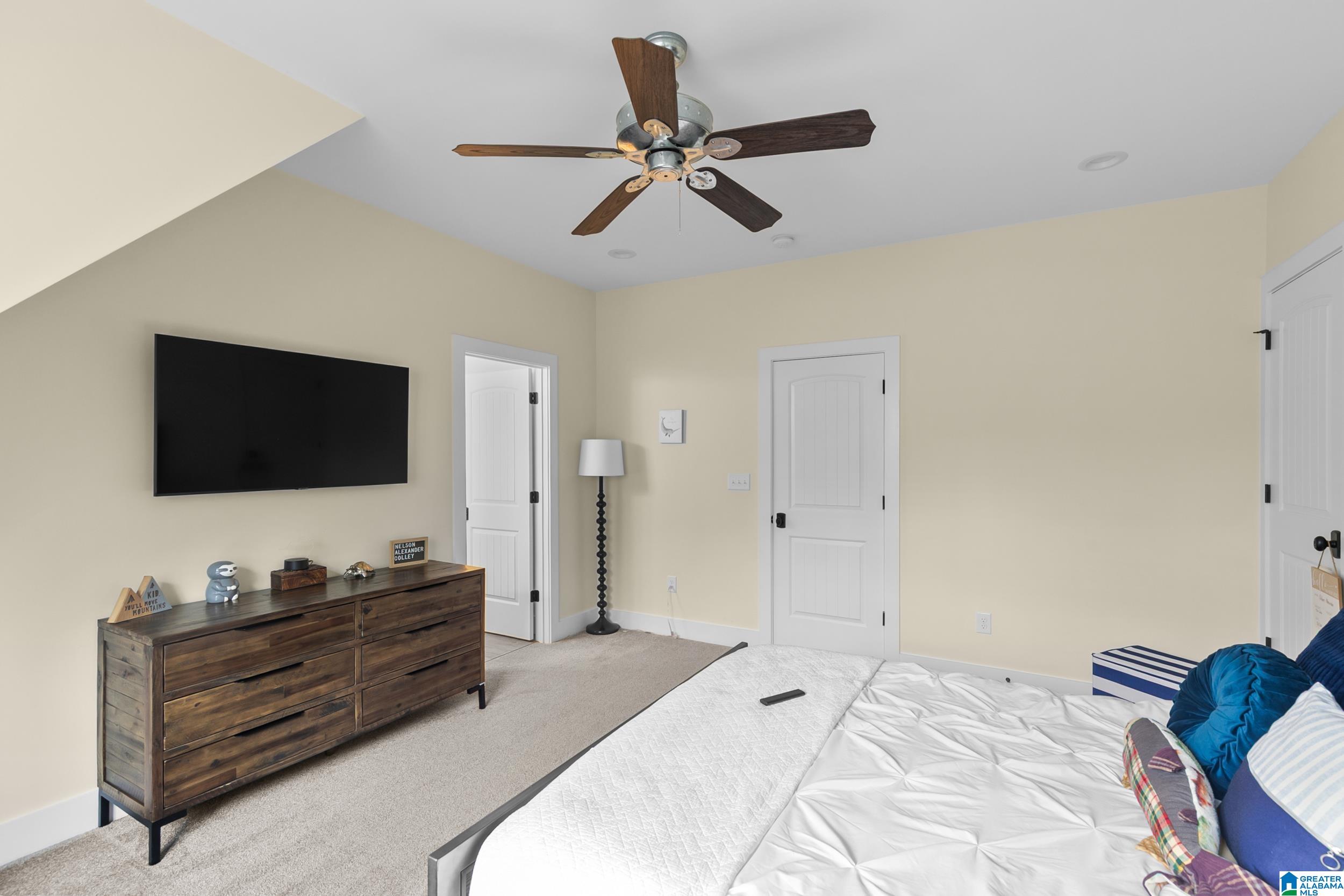 5805 DEERFOOT COURT