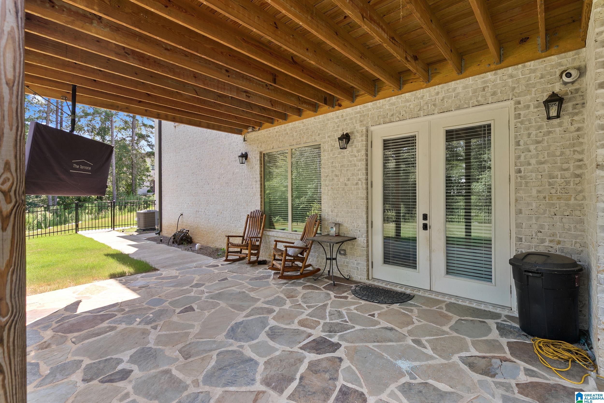 5805 DEERFOOT COURT