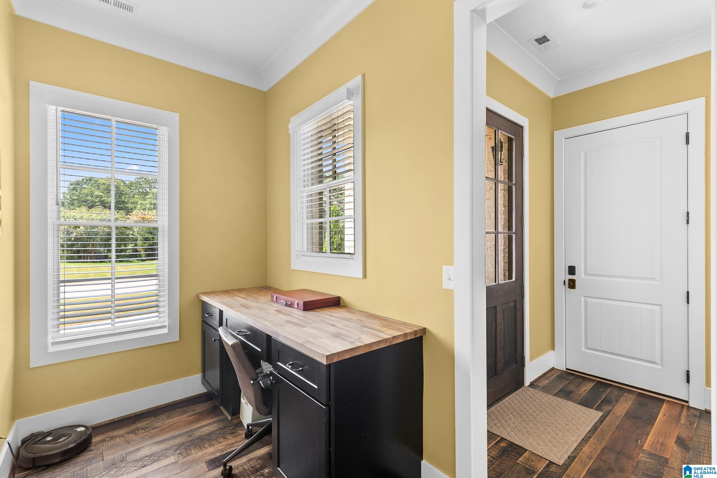 5805 DEERFOOT COURT