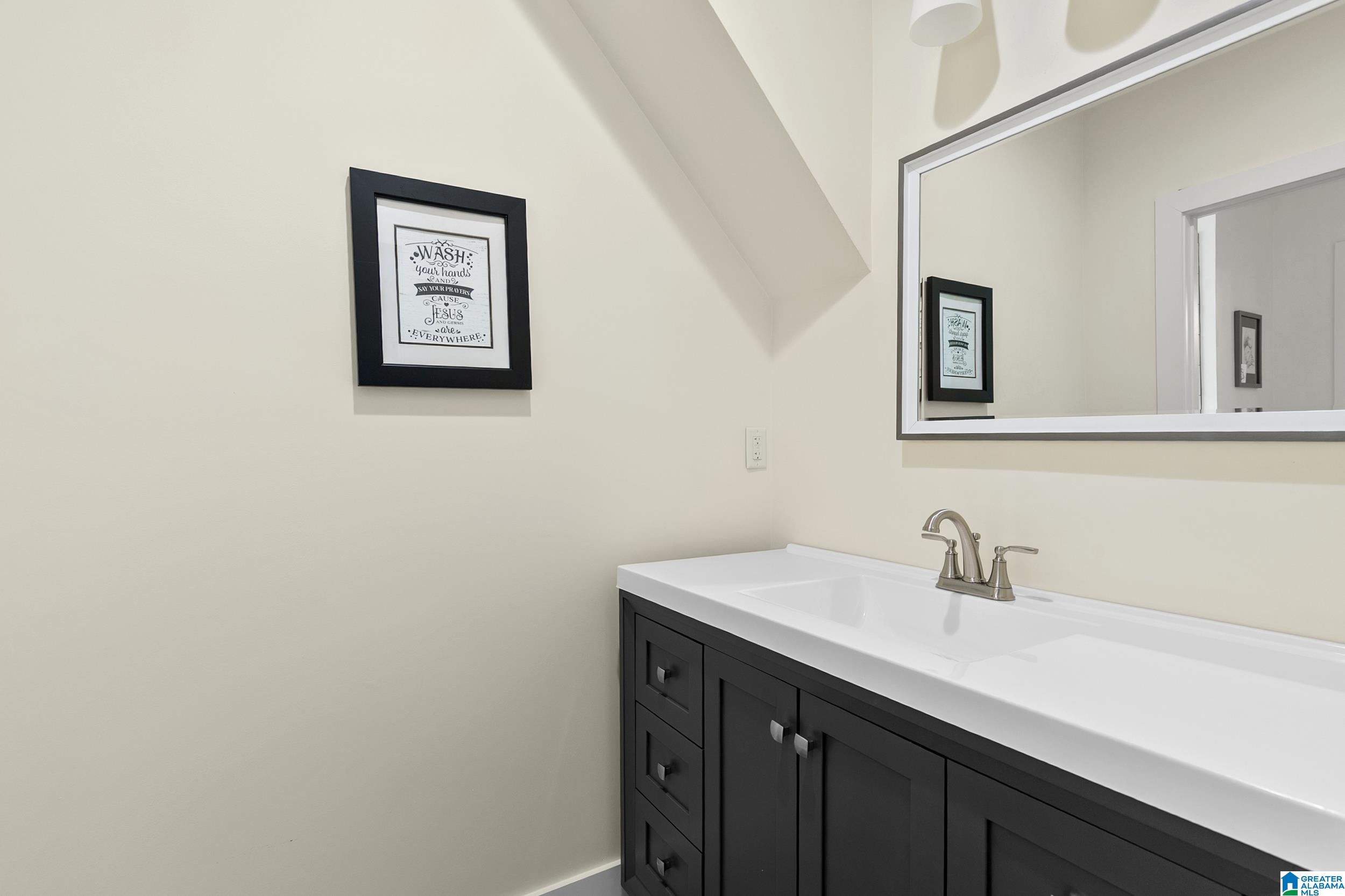 5805 DEERFOOT COURT
