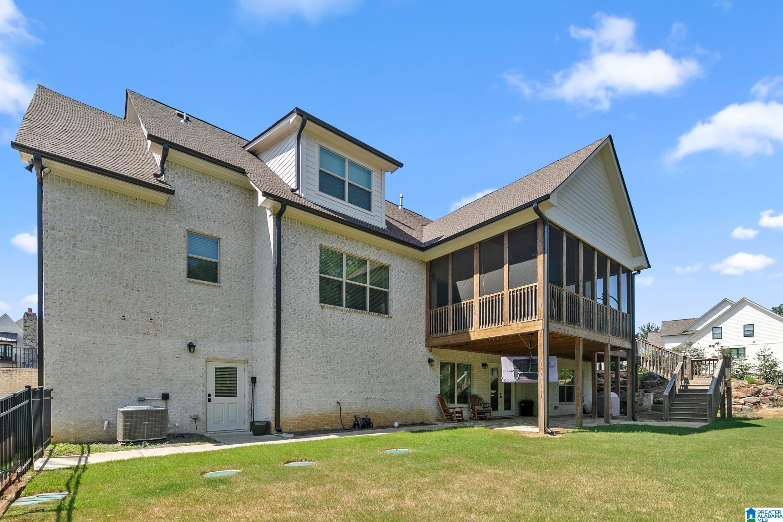 5805 DEERFOOT COURT