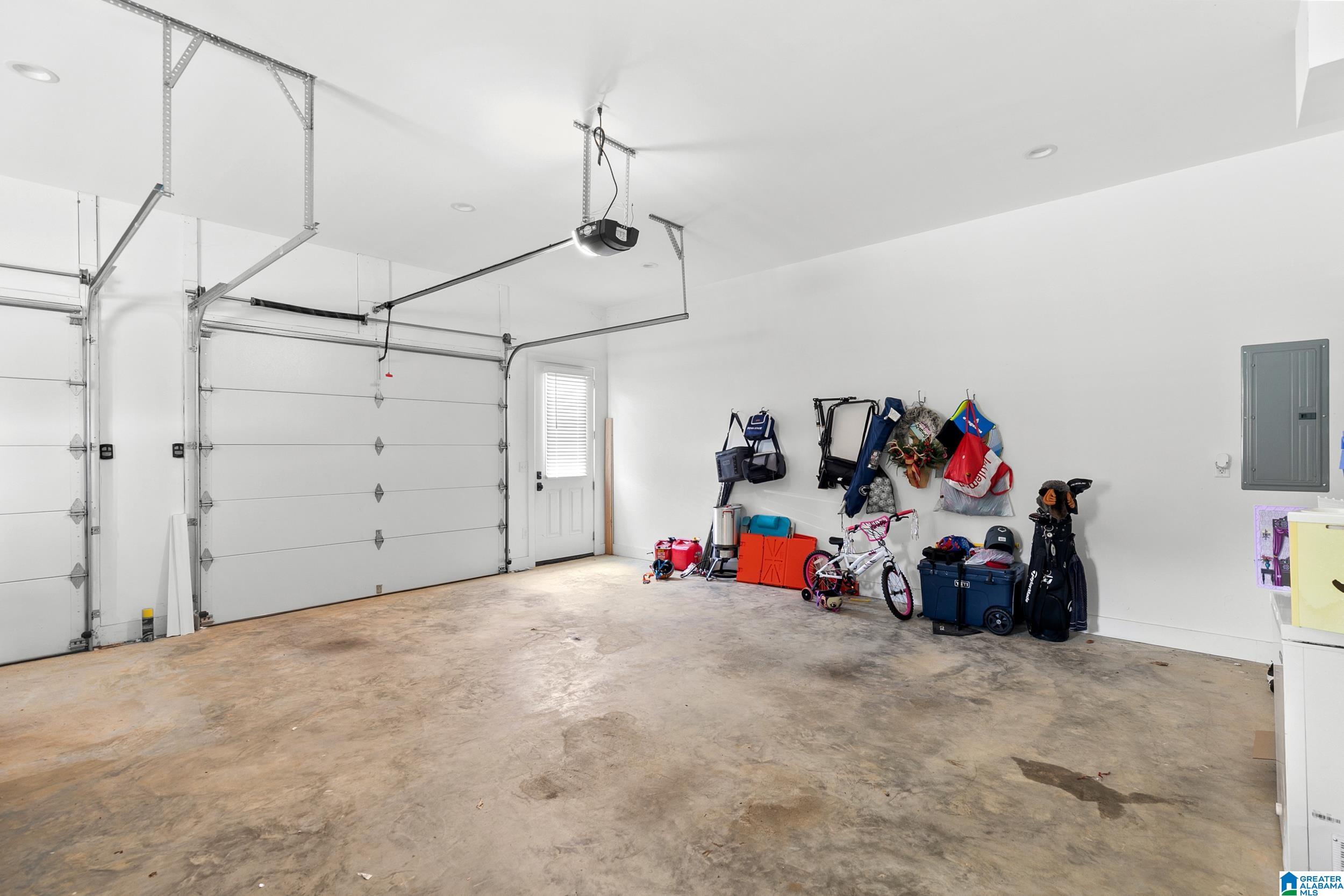 5805 DEERFOOT COURT