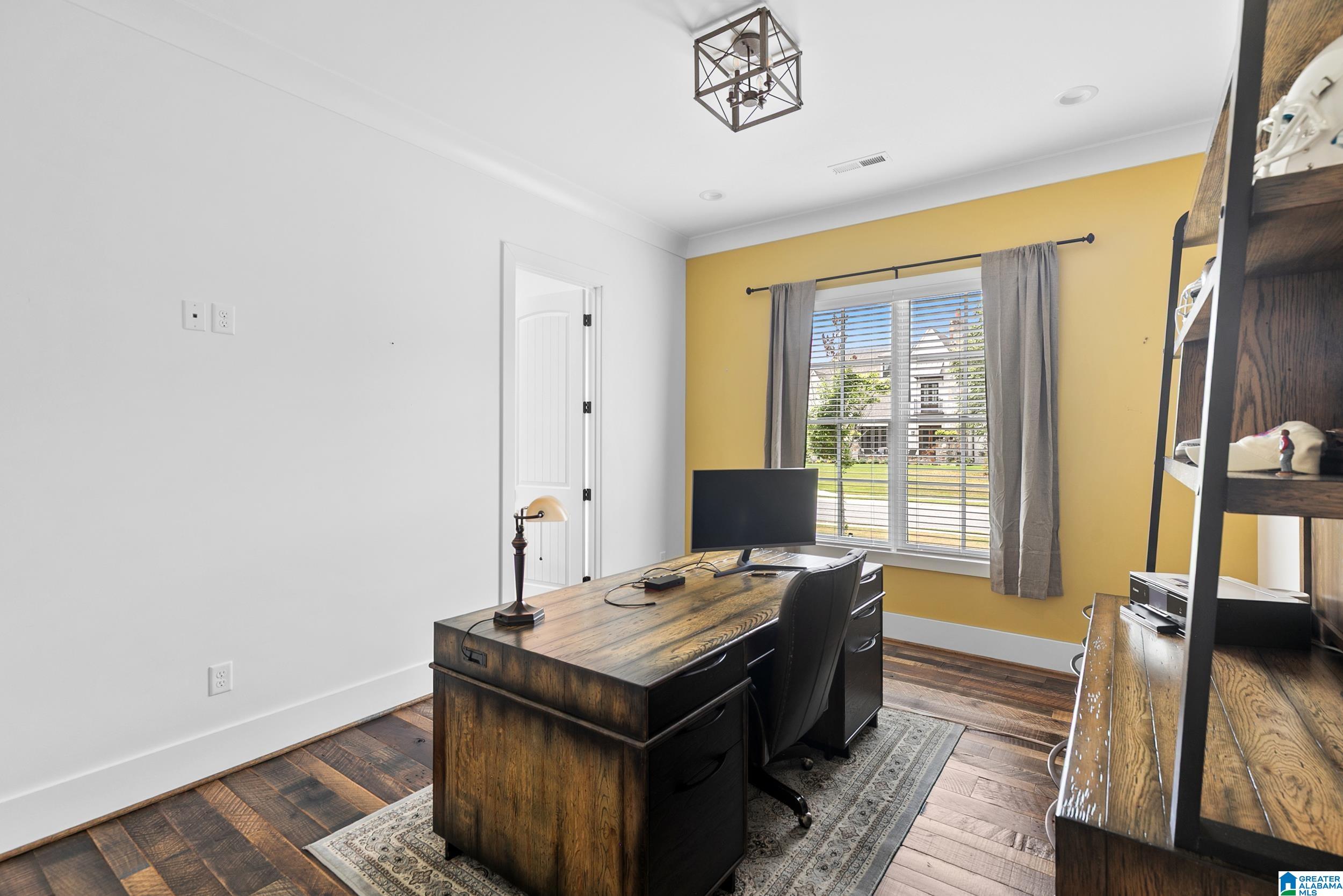 5805 DEERFOOT COURT