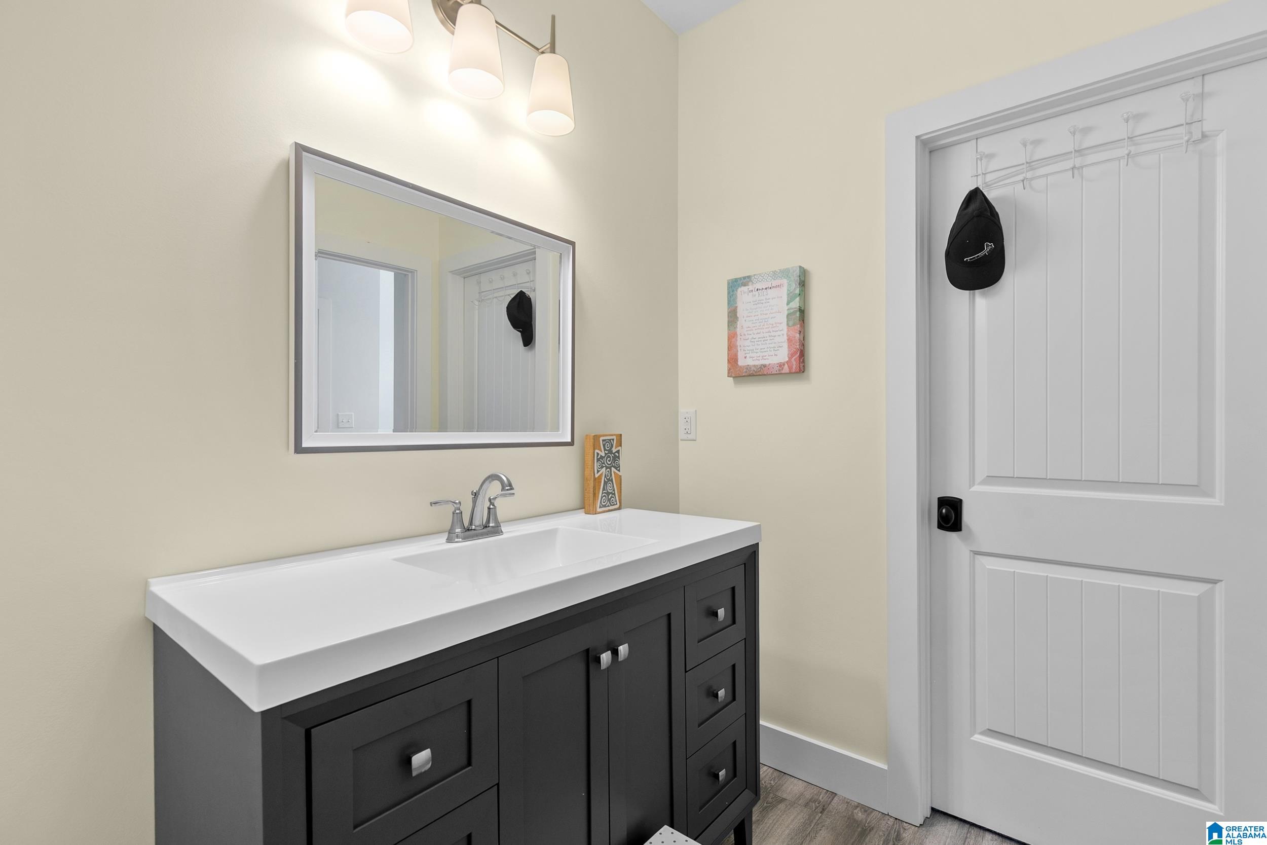 5805 DEERFOOT COURT
