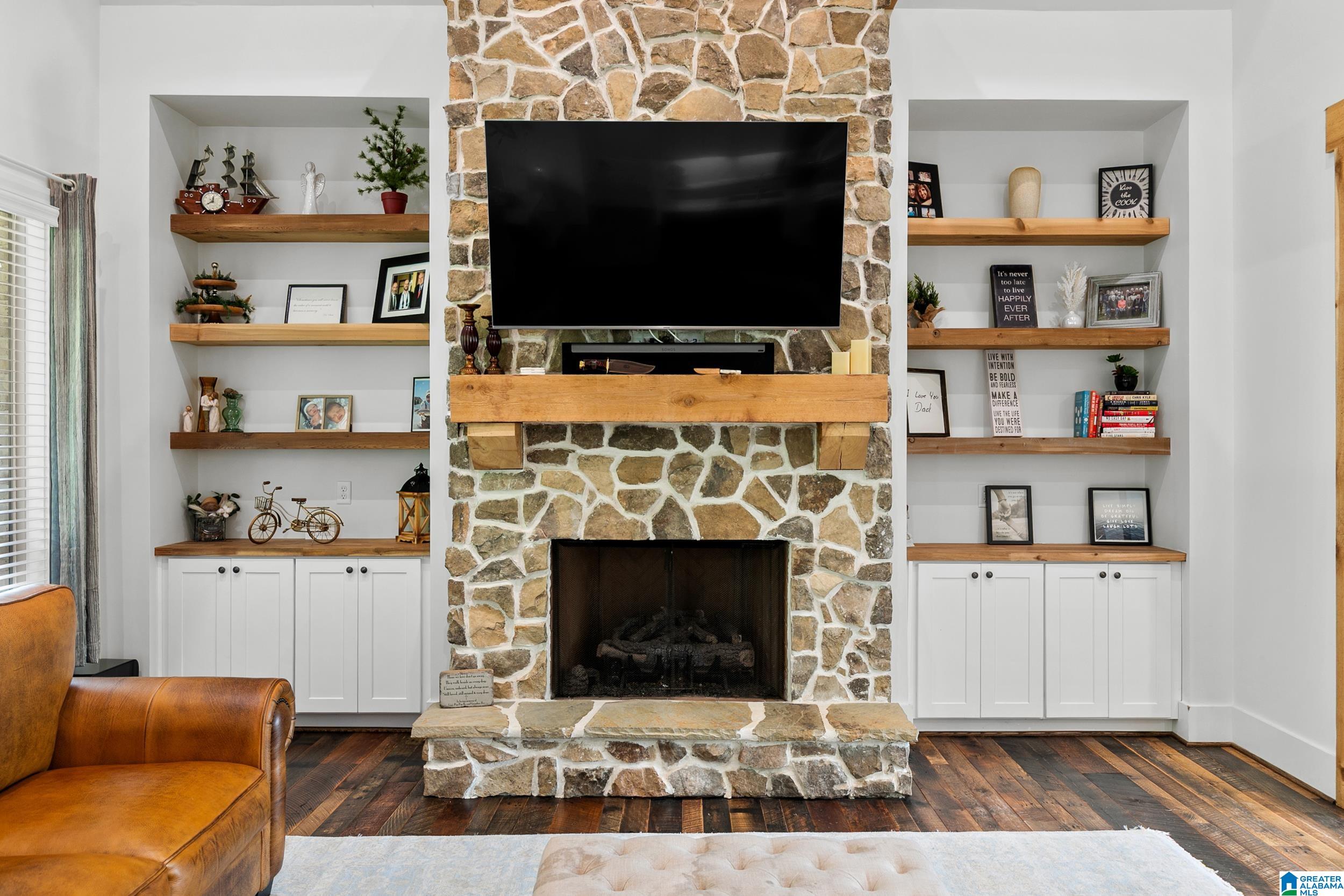 5805 DEERFOOT COURT