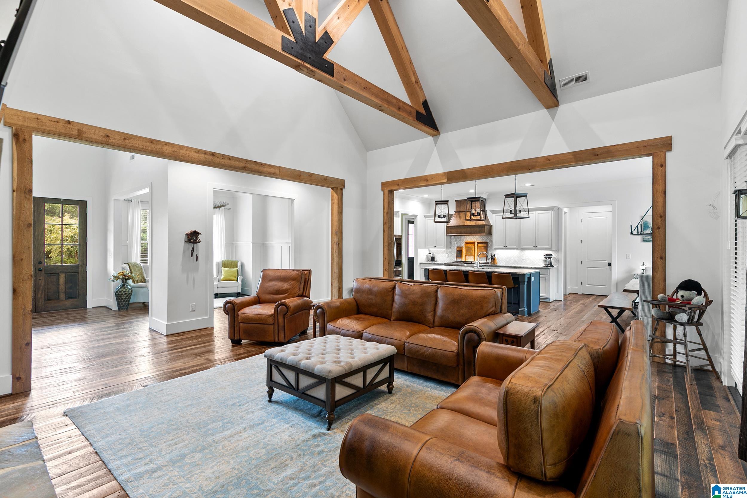 5805 DEERFOOT COURT