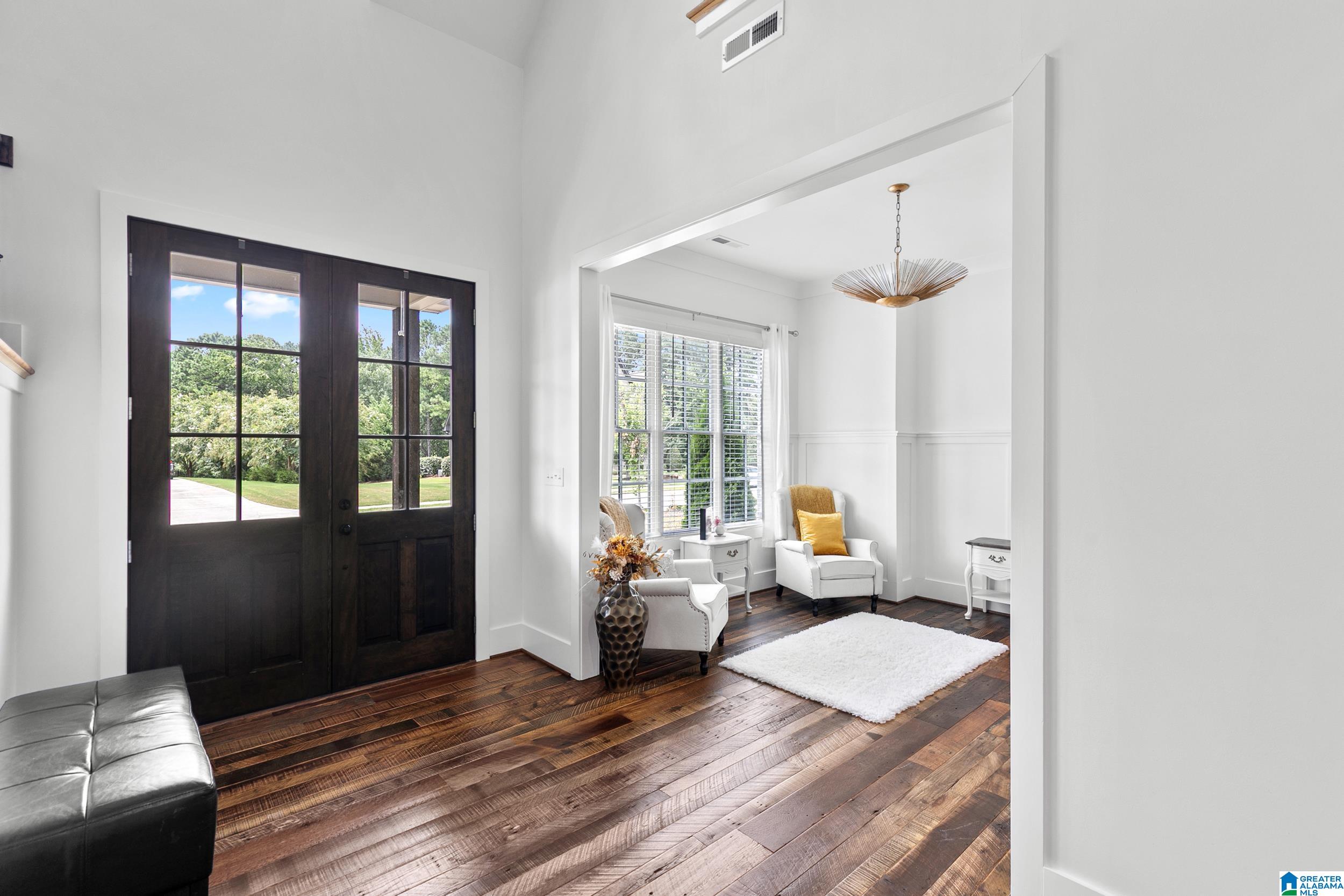 5805 DEERFOOT COURT