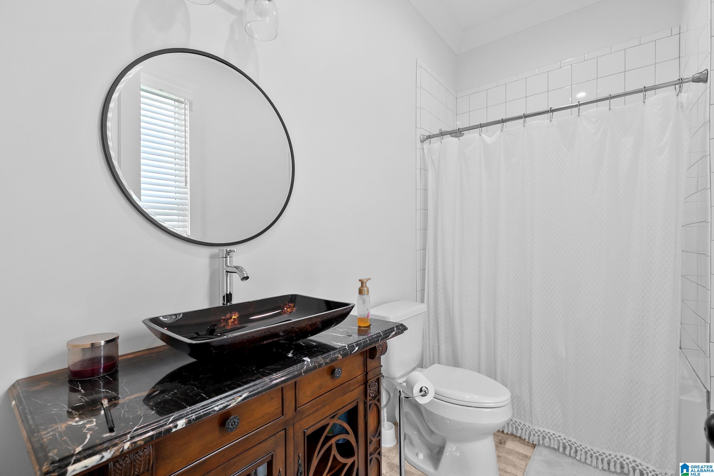 5805 DEERFOOT COURT