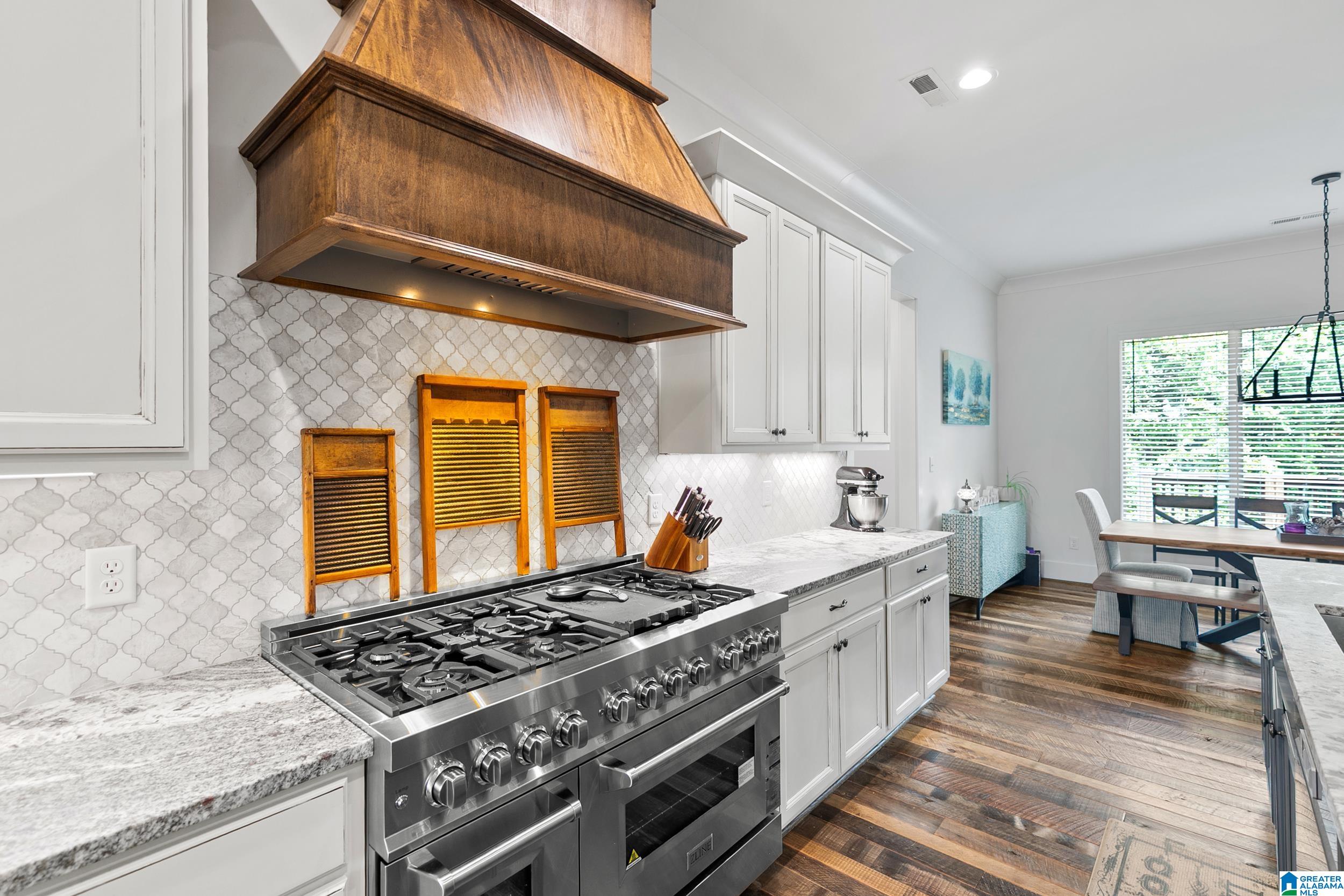 5805 DEERFOOT COURT
