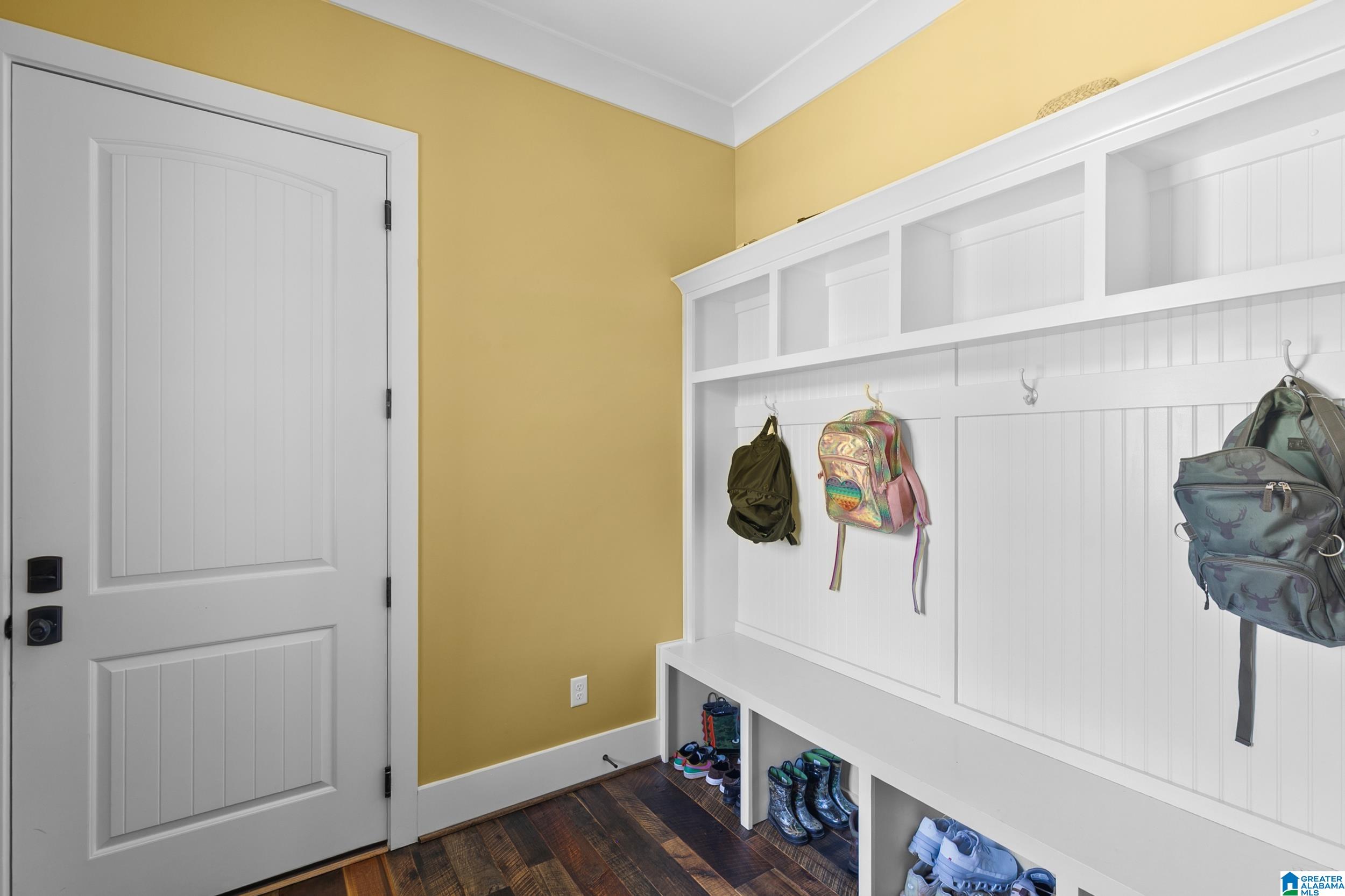 5805 DEERFOOT COURT