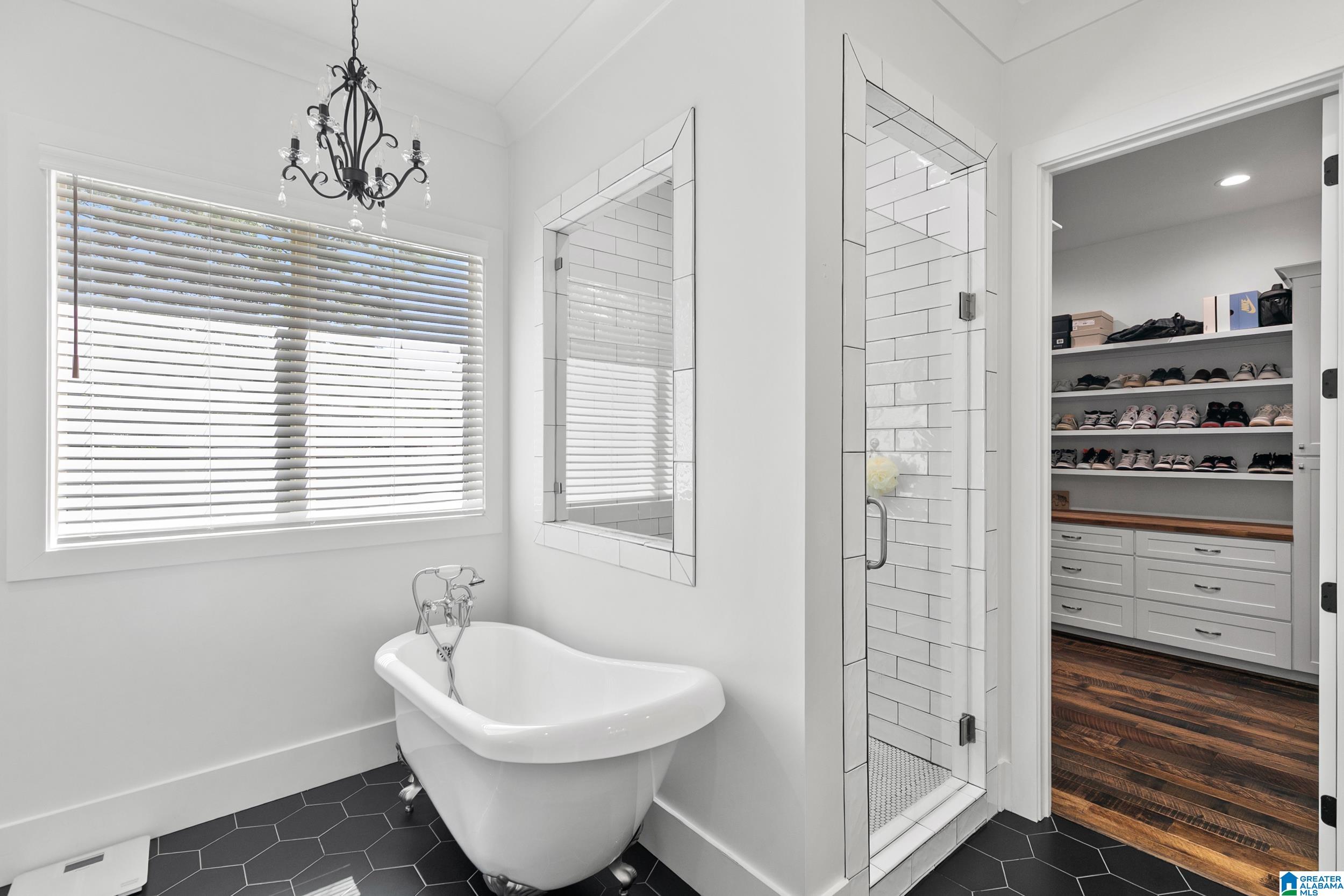 5805 DEERFOOT COURT