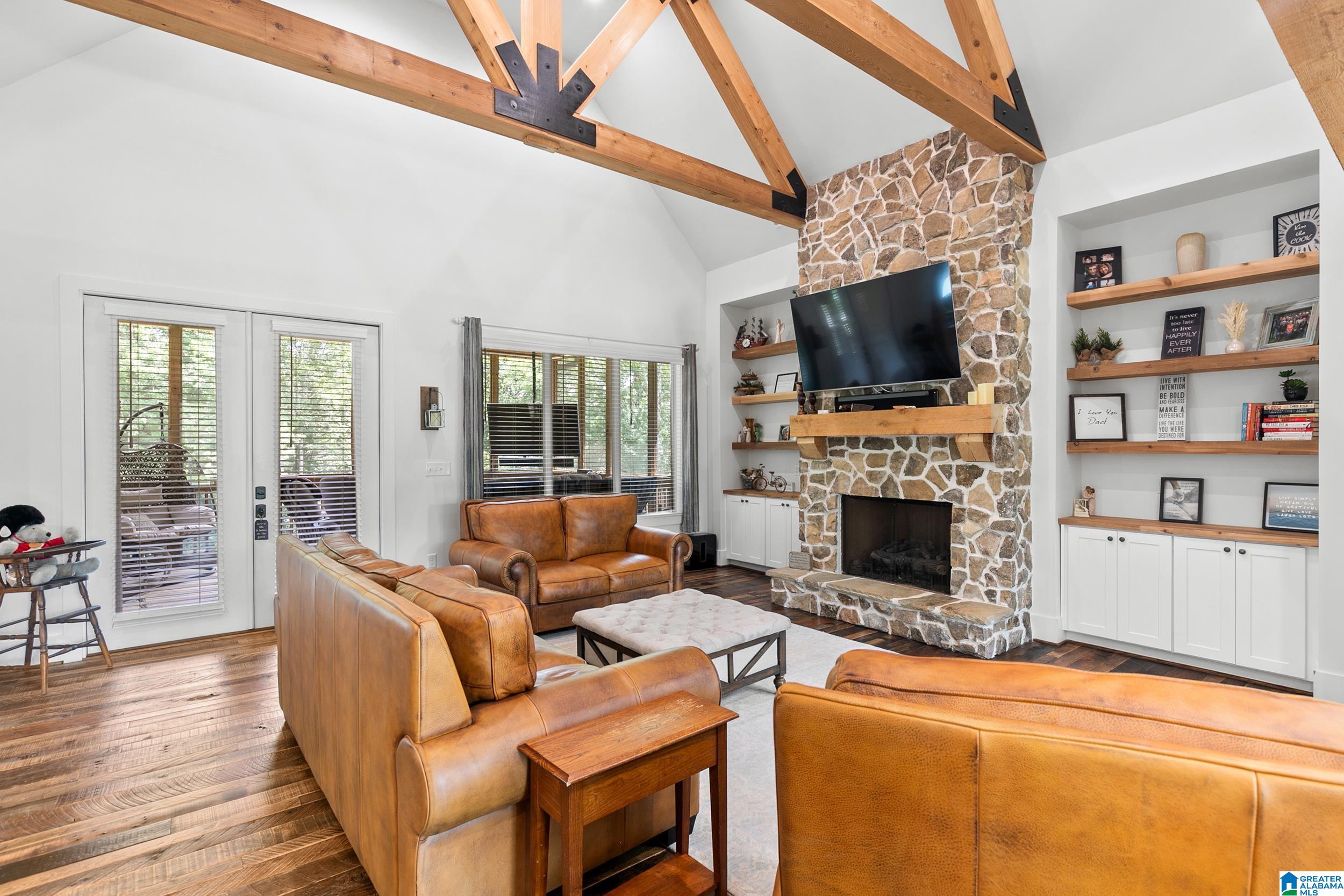 5805 DEERFOOT COURT