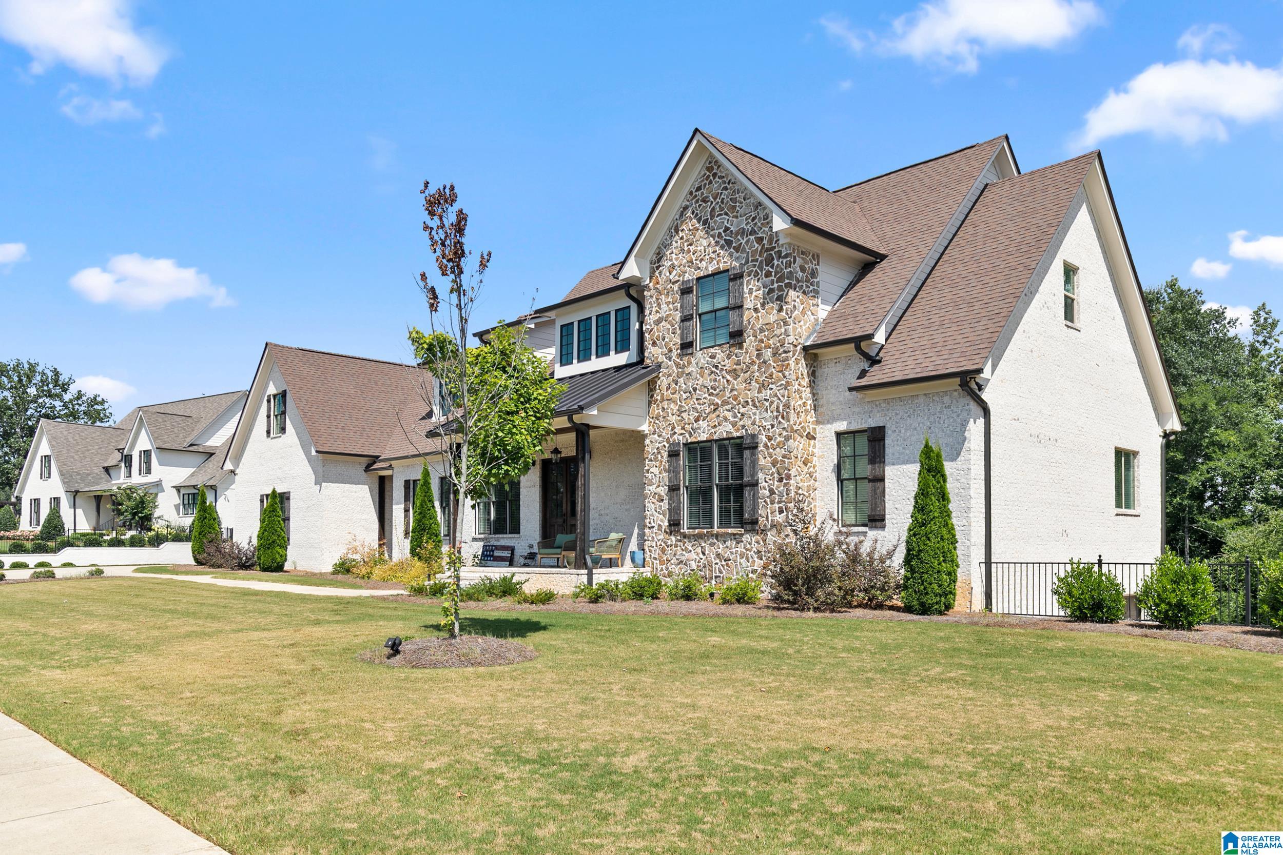 5805 DEERFOOT COURT