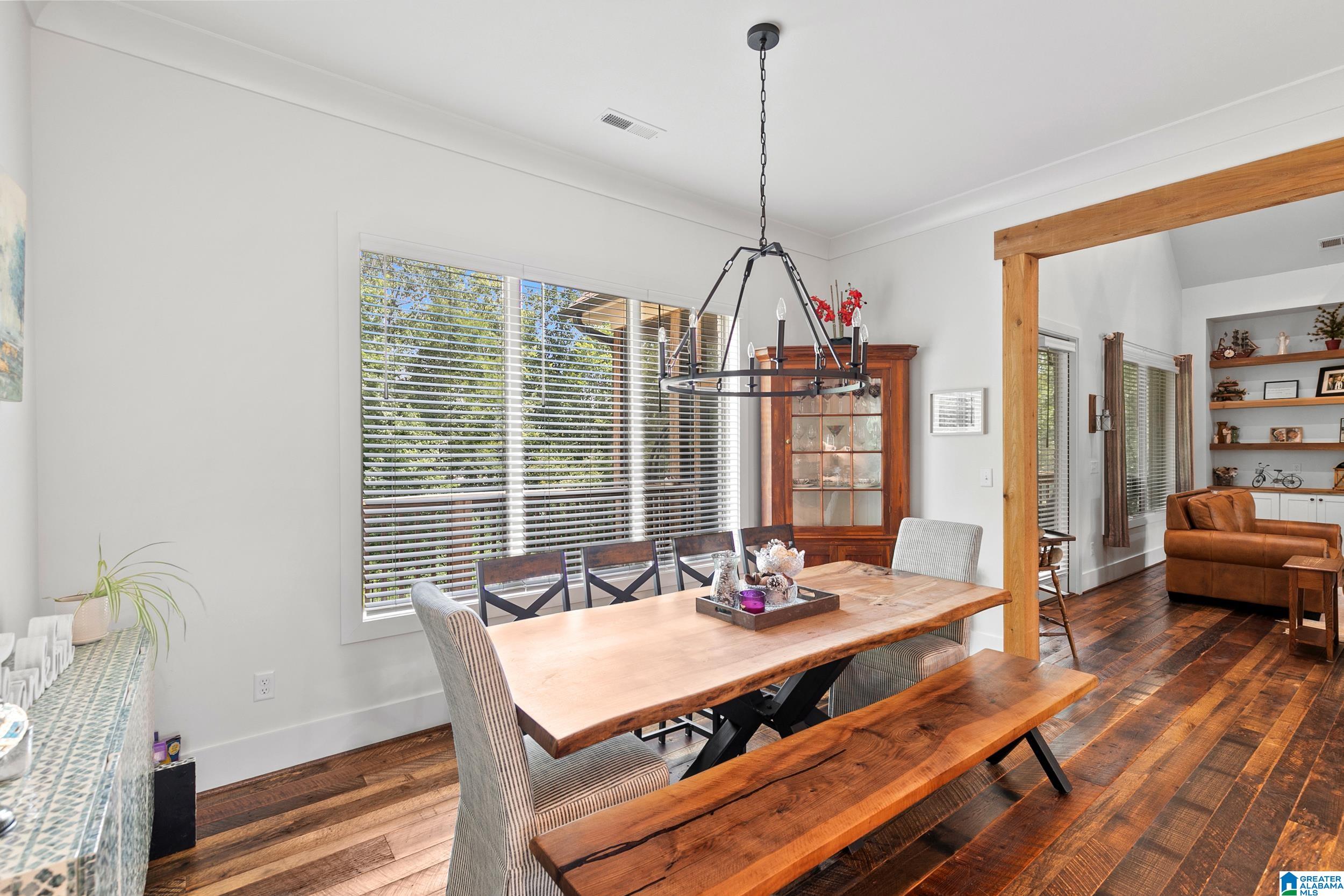 5805 DEERFOOT COURT