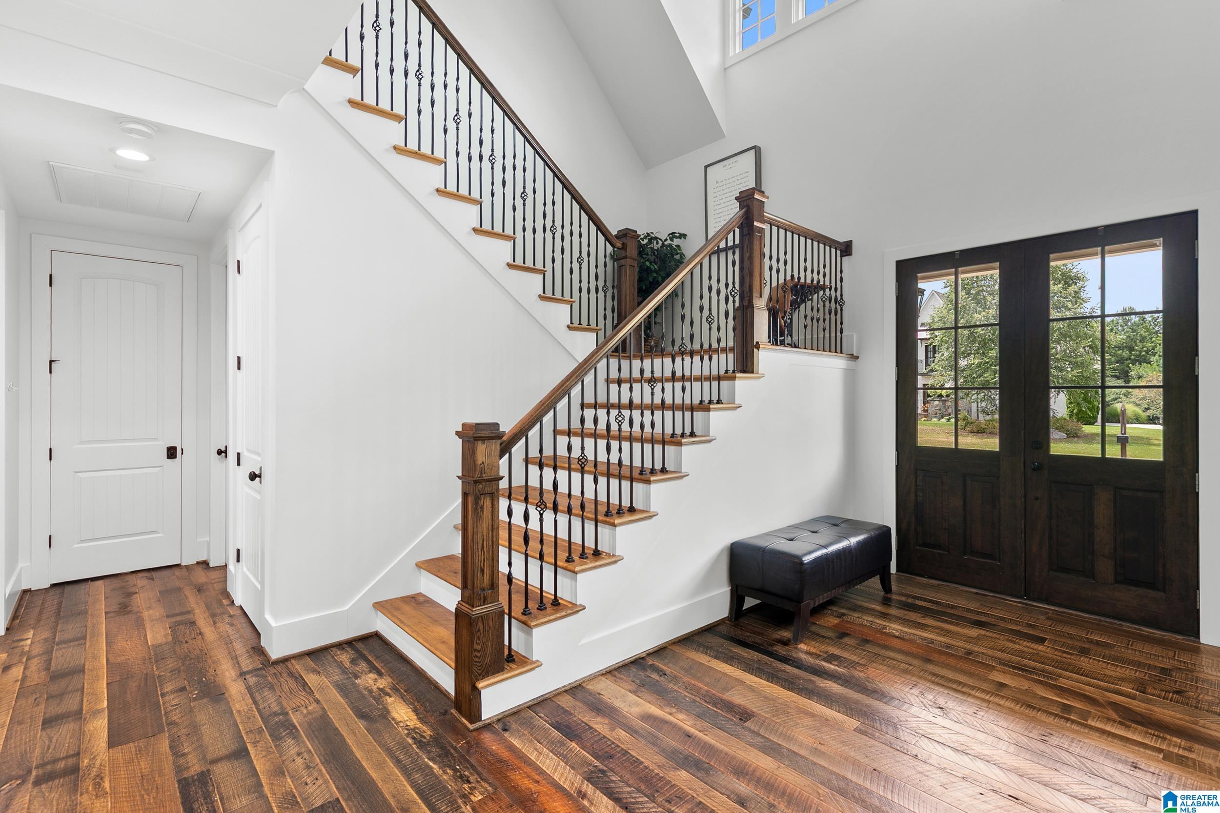 5805 DEERFOOT COURT