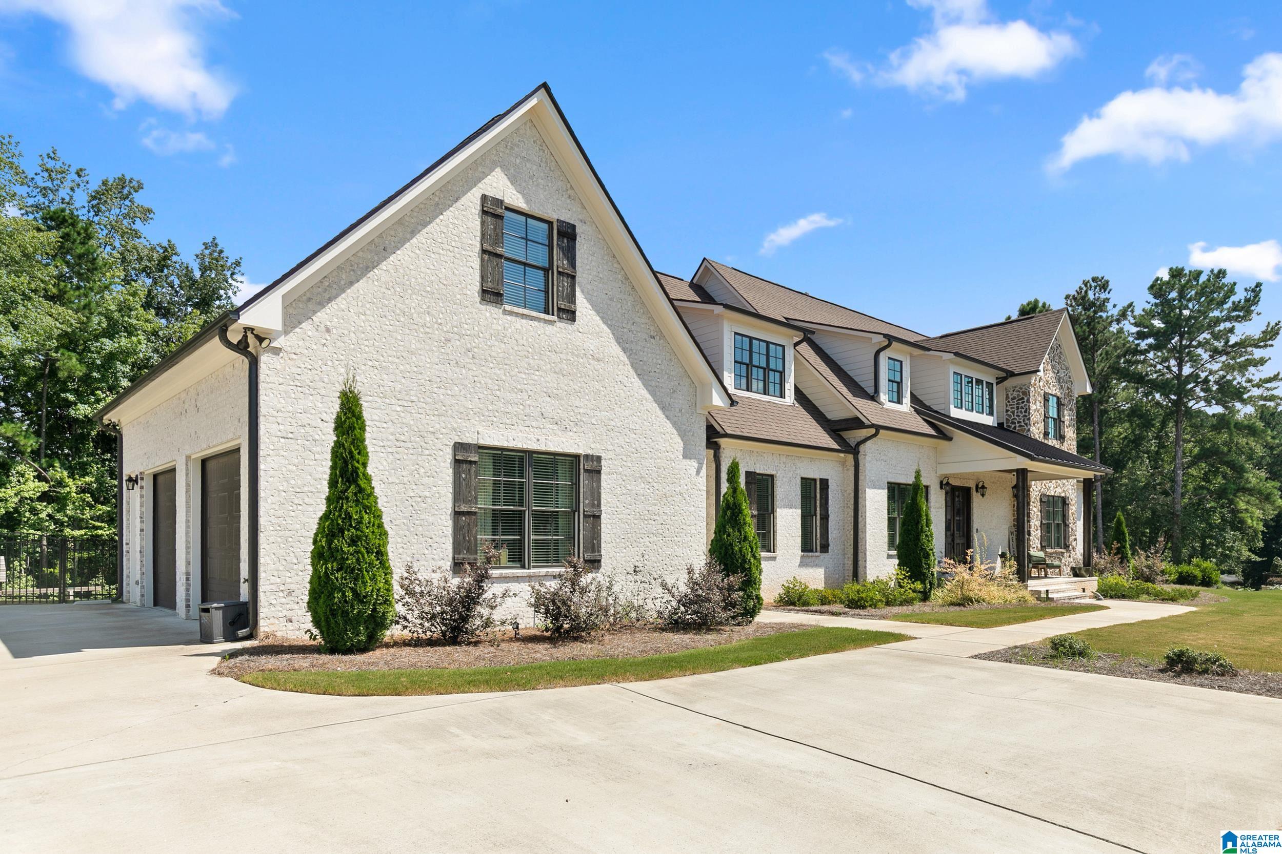 5805 DEERFOOT COURT