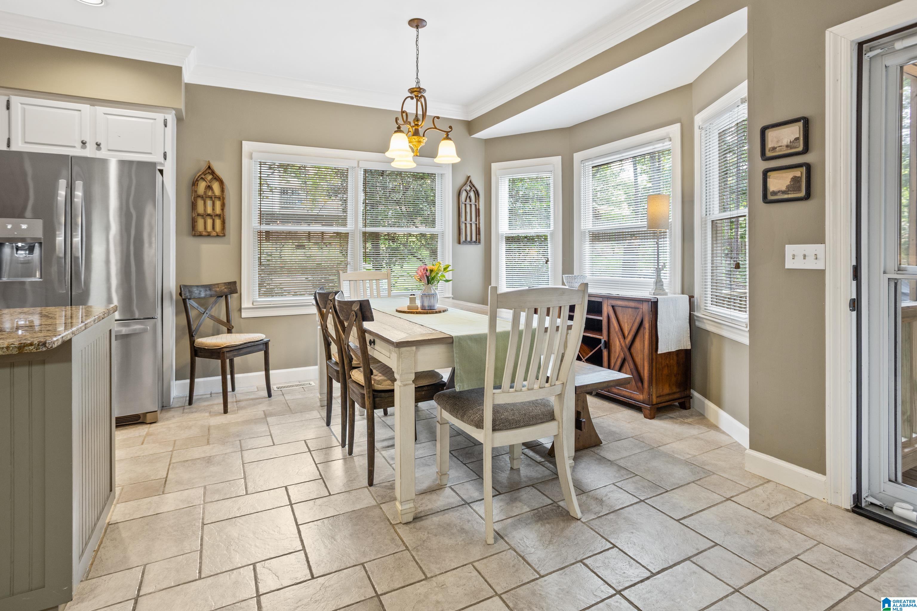 5117 WILLOW WAY