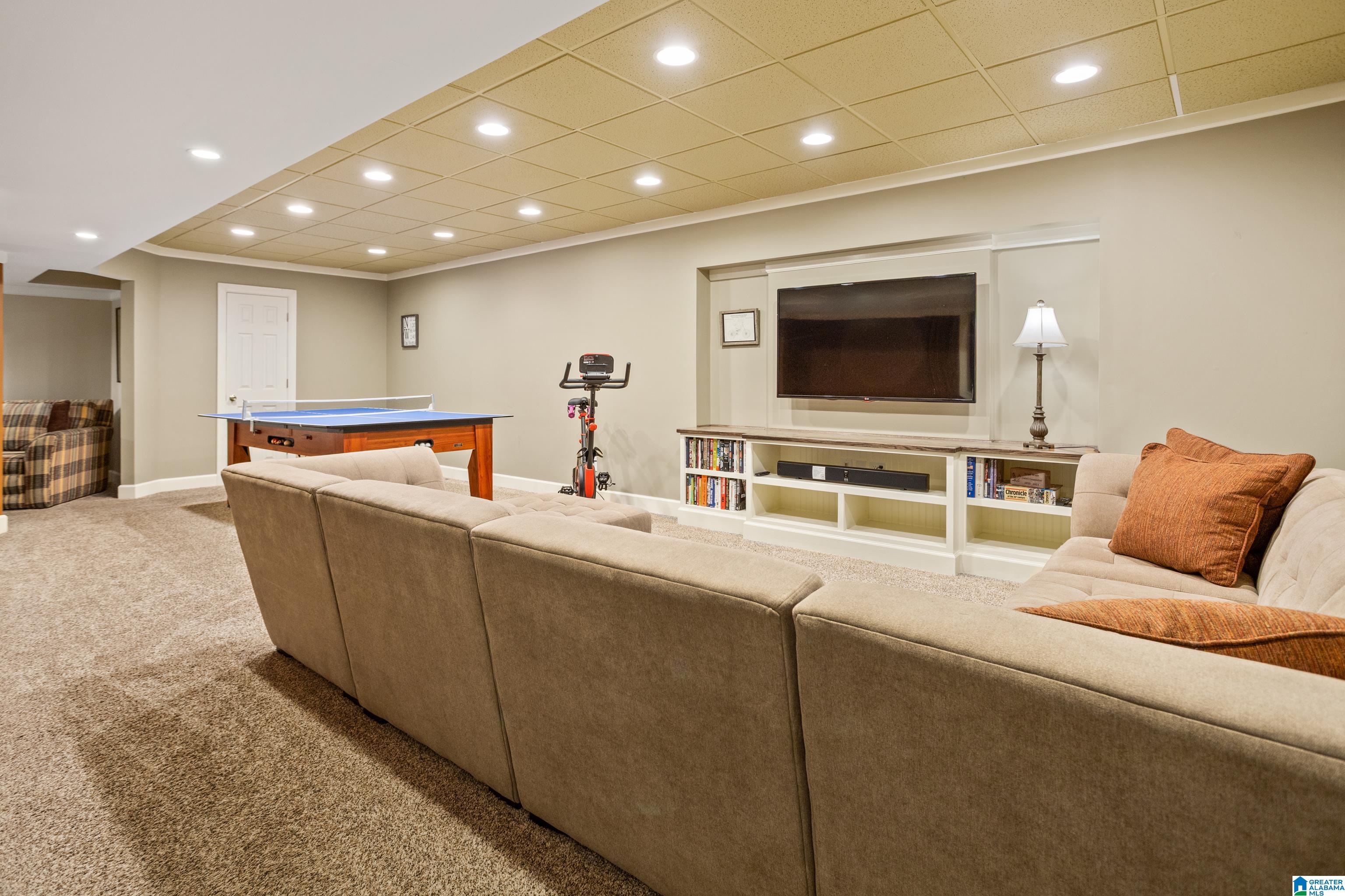 5117 WILLOW WAY