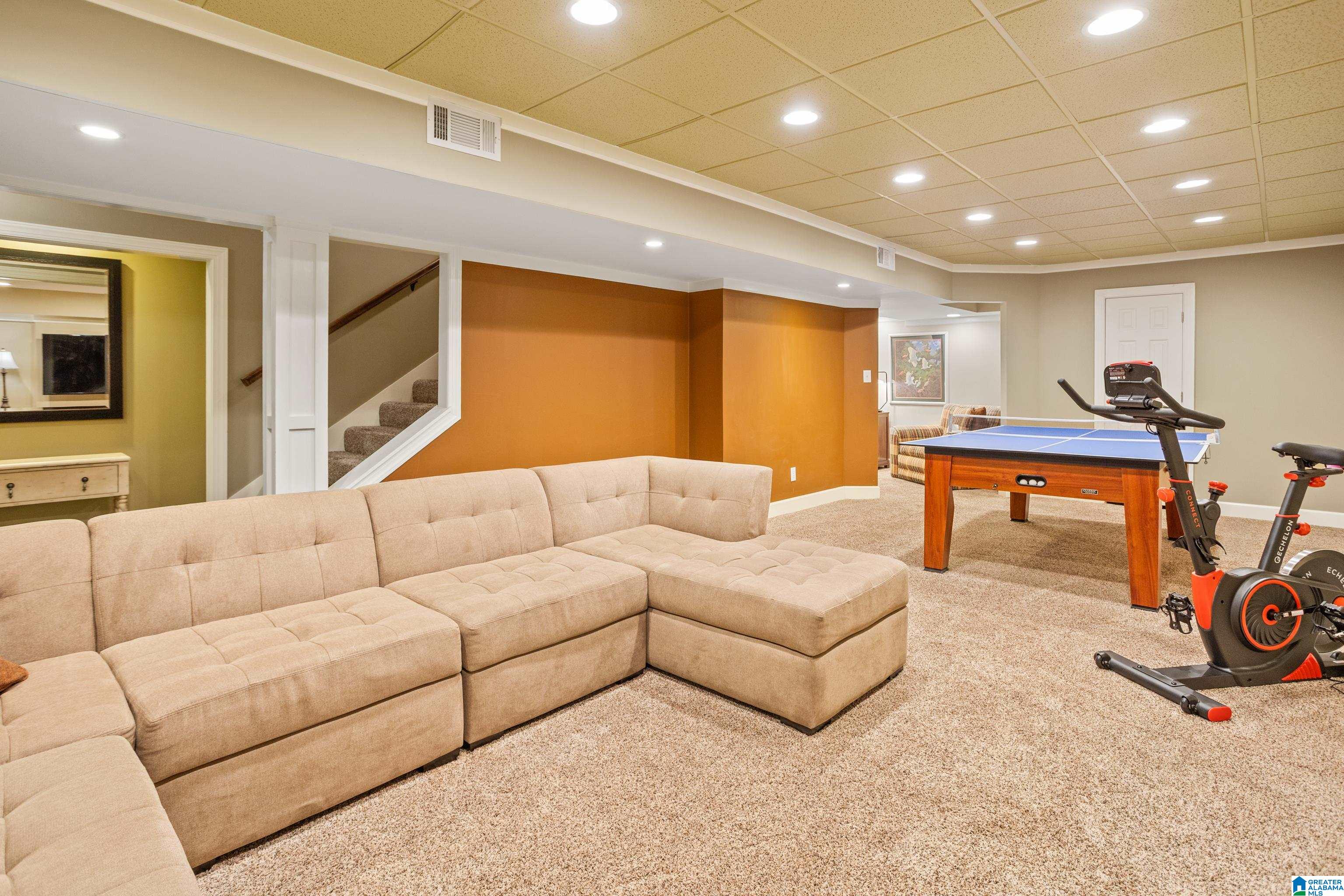5117 WILLOW WAY