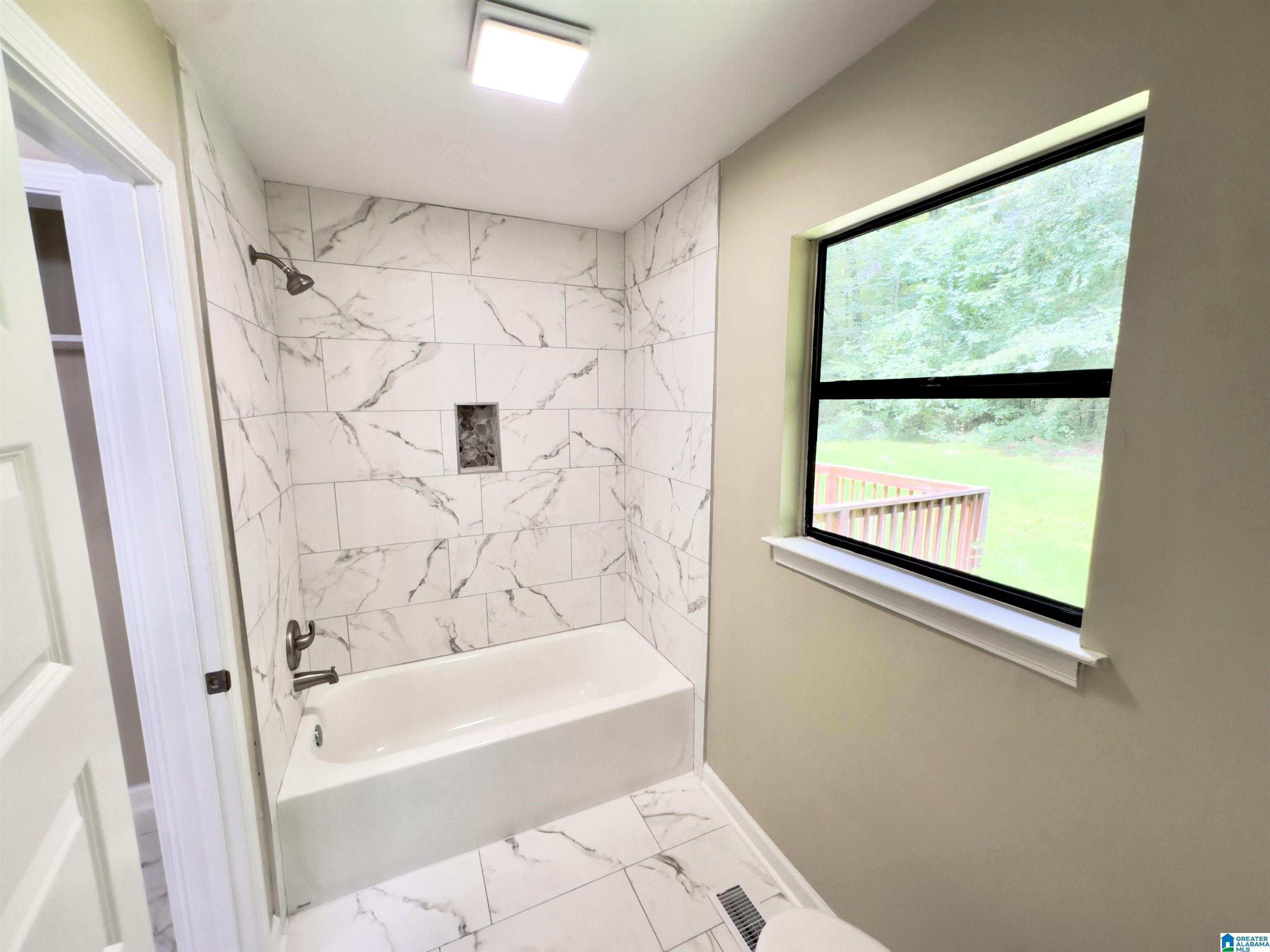 2440 WHITE OAK TRAIL