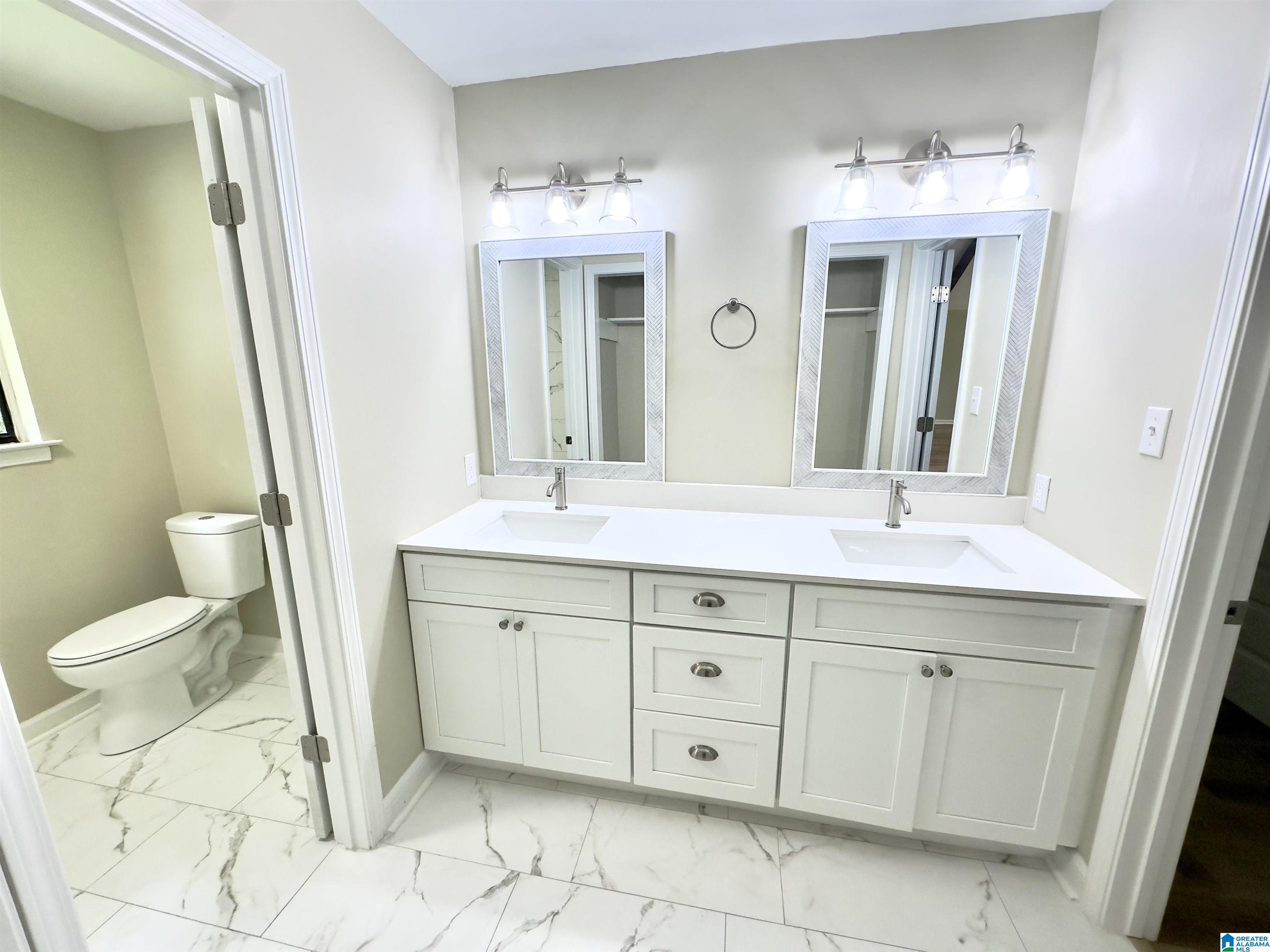 2440 WHITE OAK TRAIL