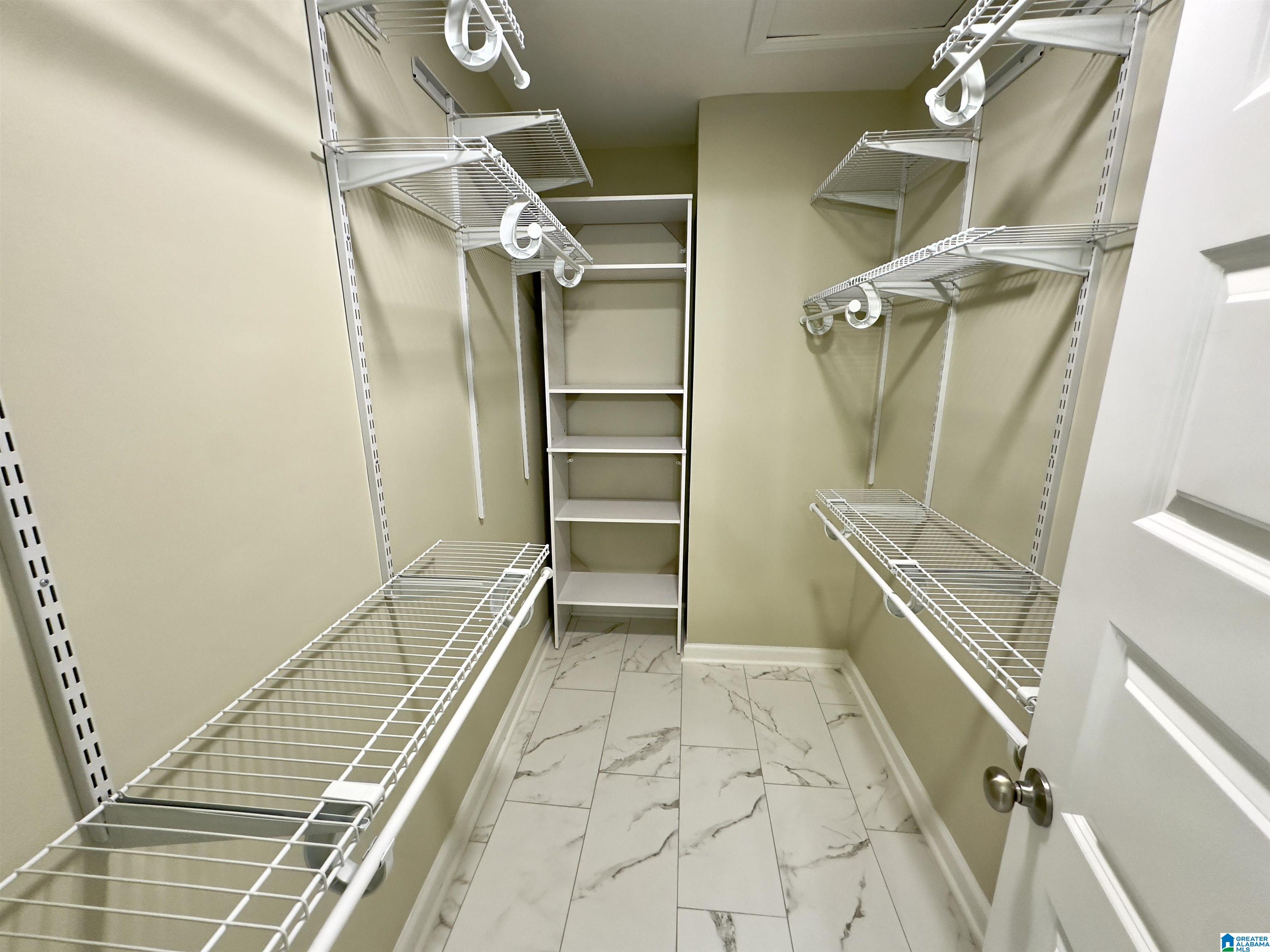 2440 WHITE OAK TRAIL