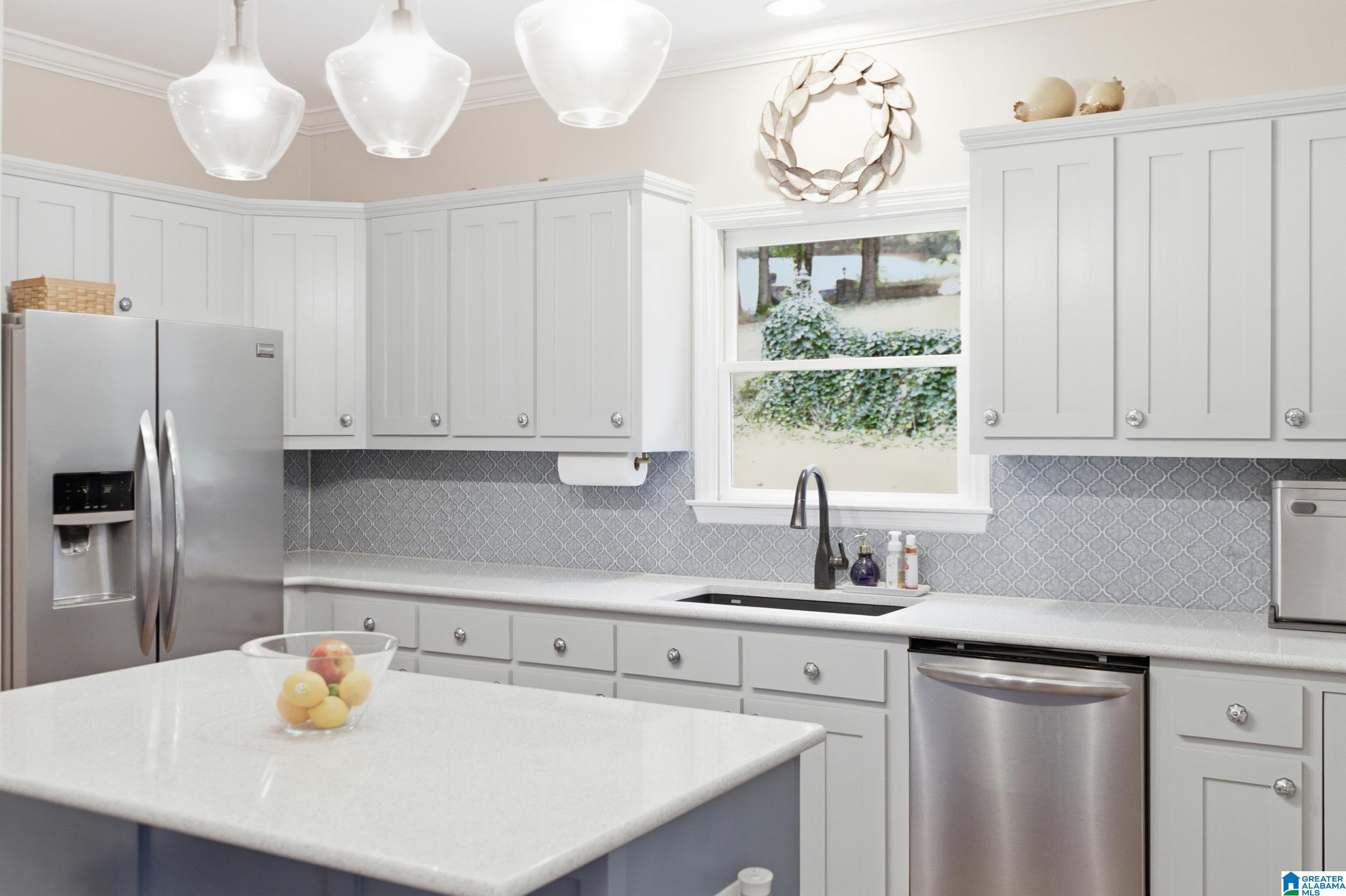 7524 LAKE VISTA DRIVE