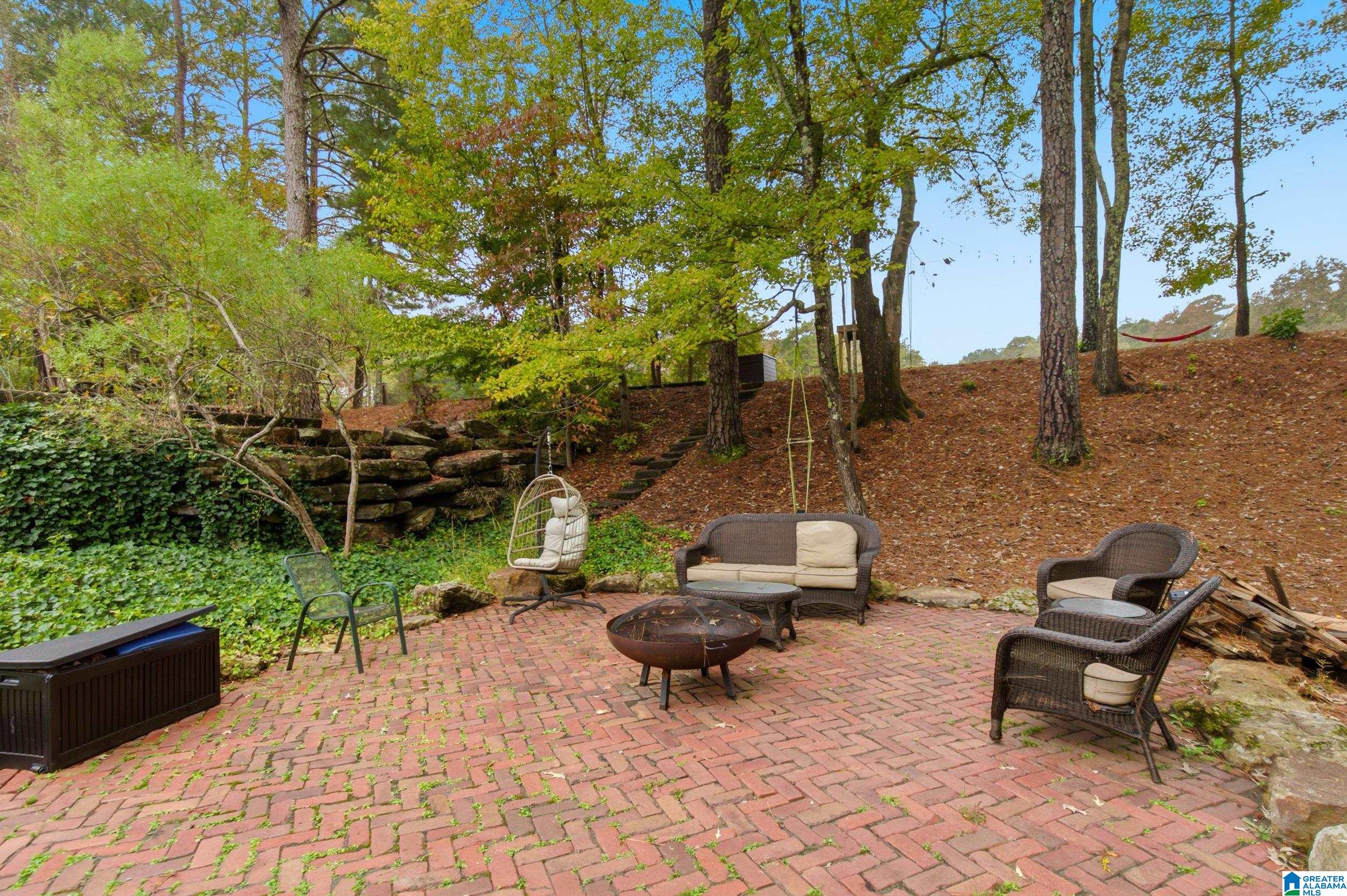 7524 LAKE VISTA DRIVE