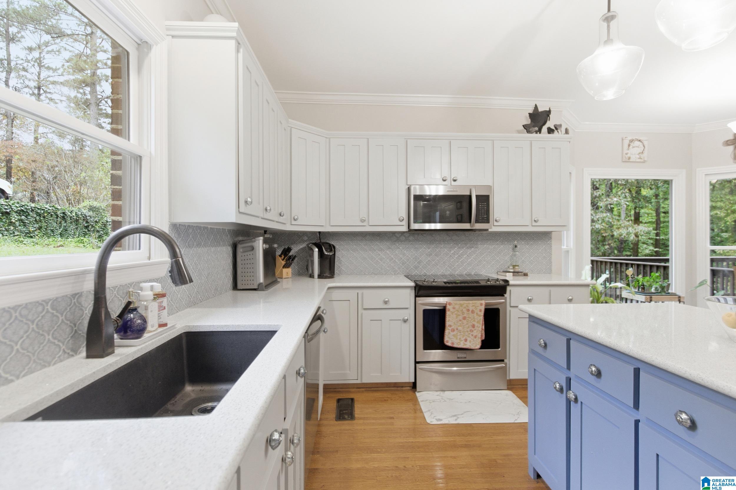 7524 LAKE VISTA DRIVE