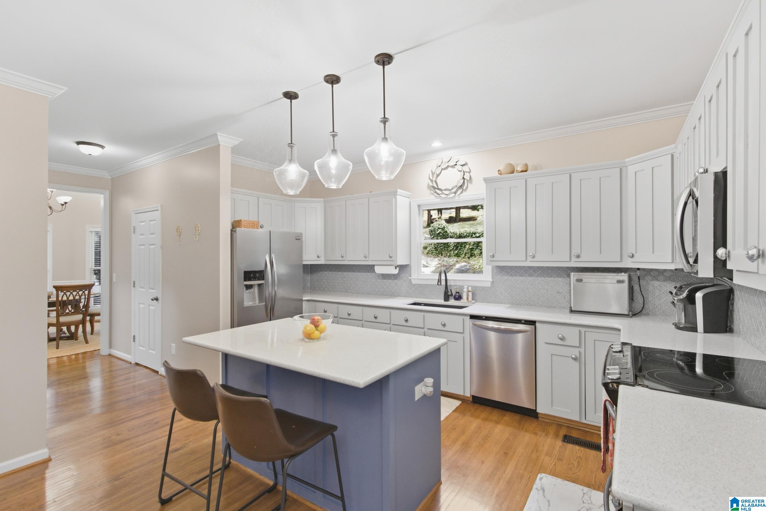 7524 LAKE VISTA DRIVE