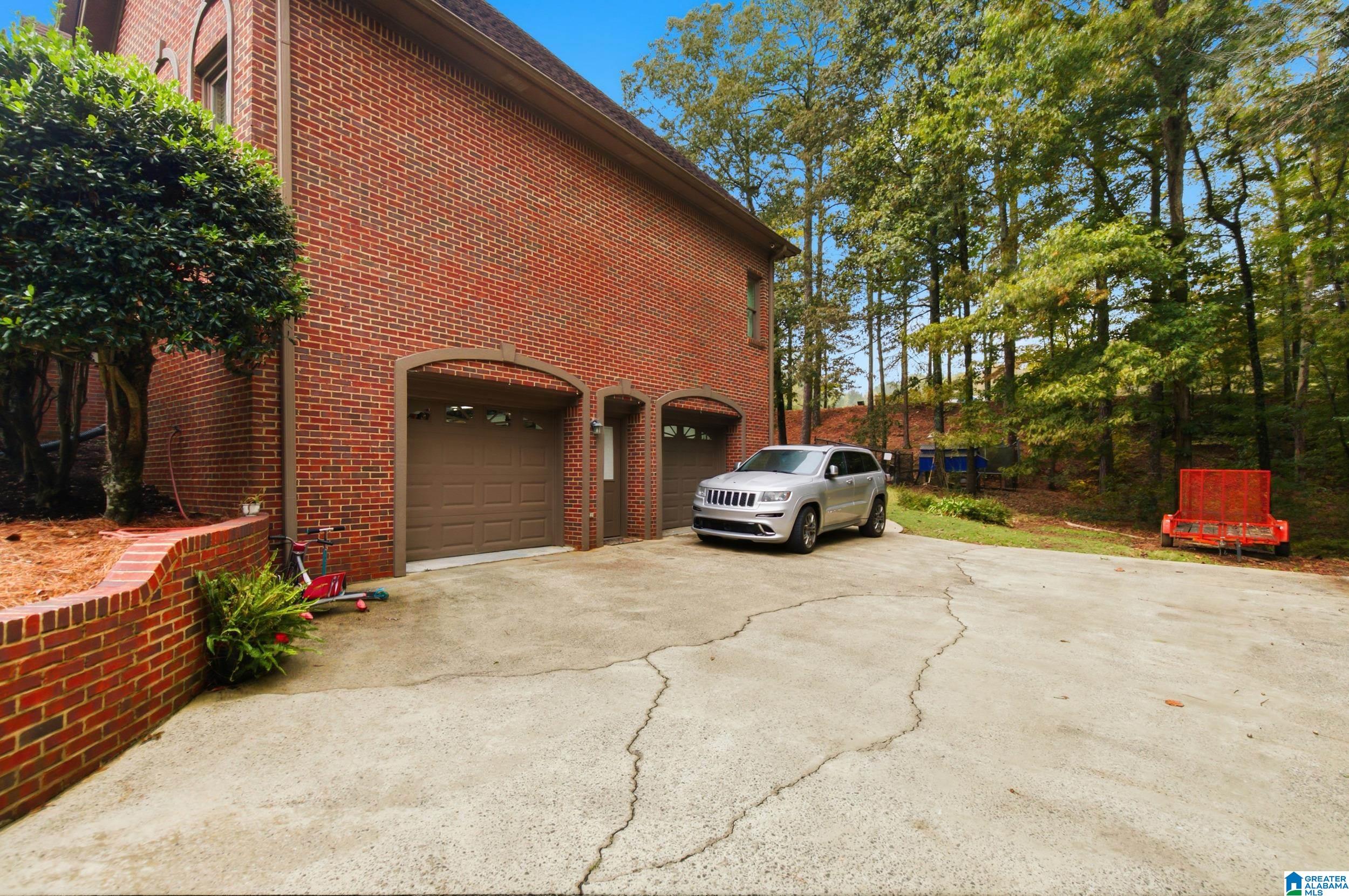 7524 LAKE VISTA DRIVE