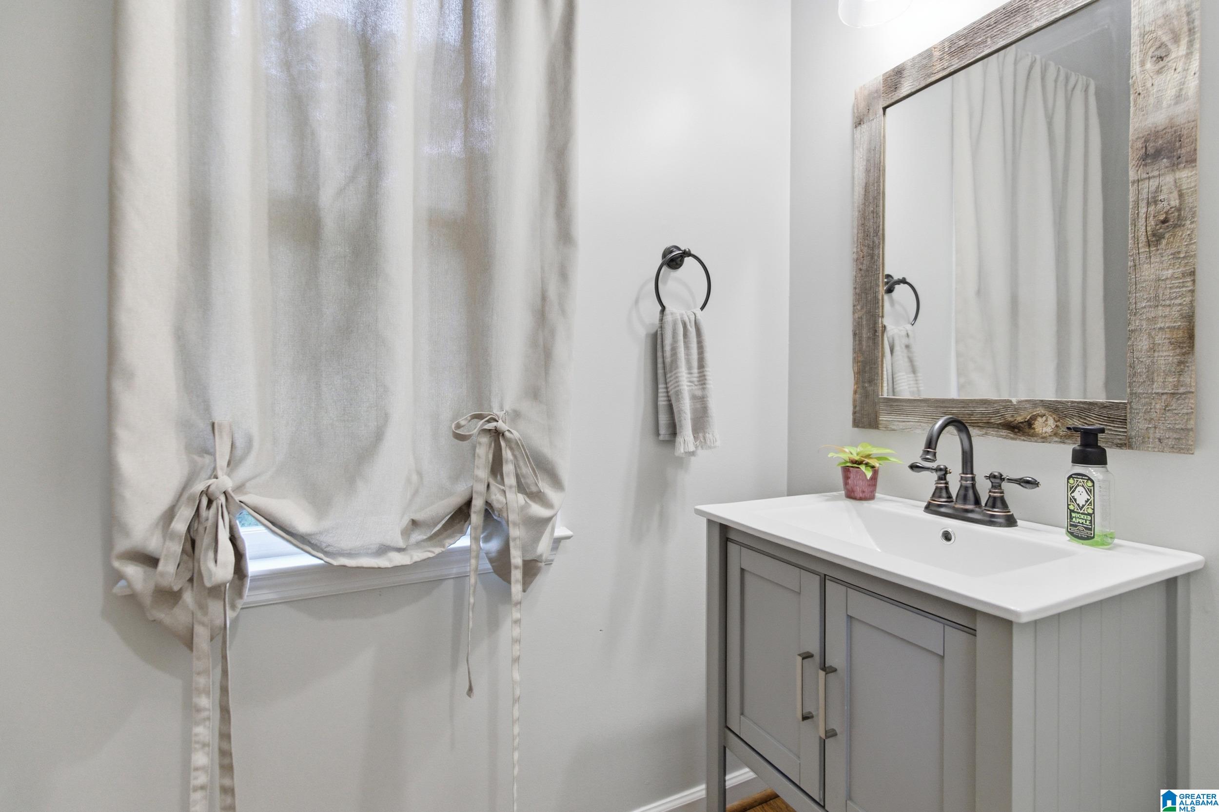 7524 LAKE VISTA DRIVE