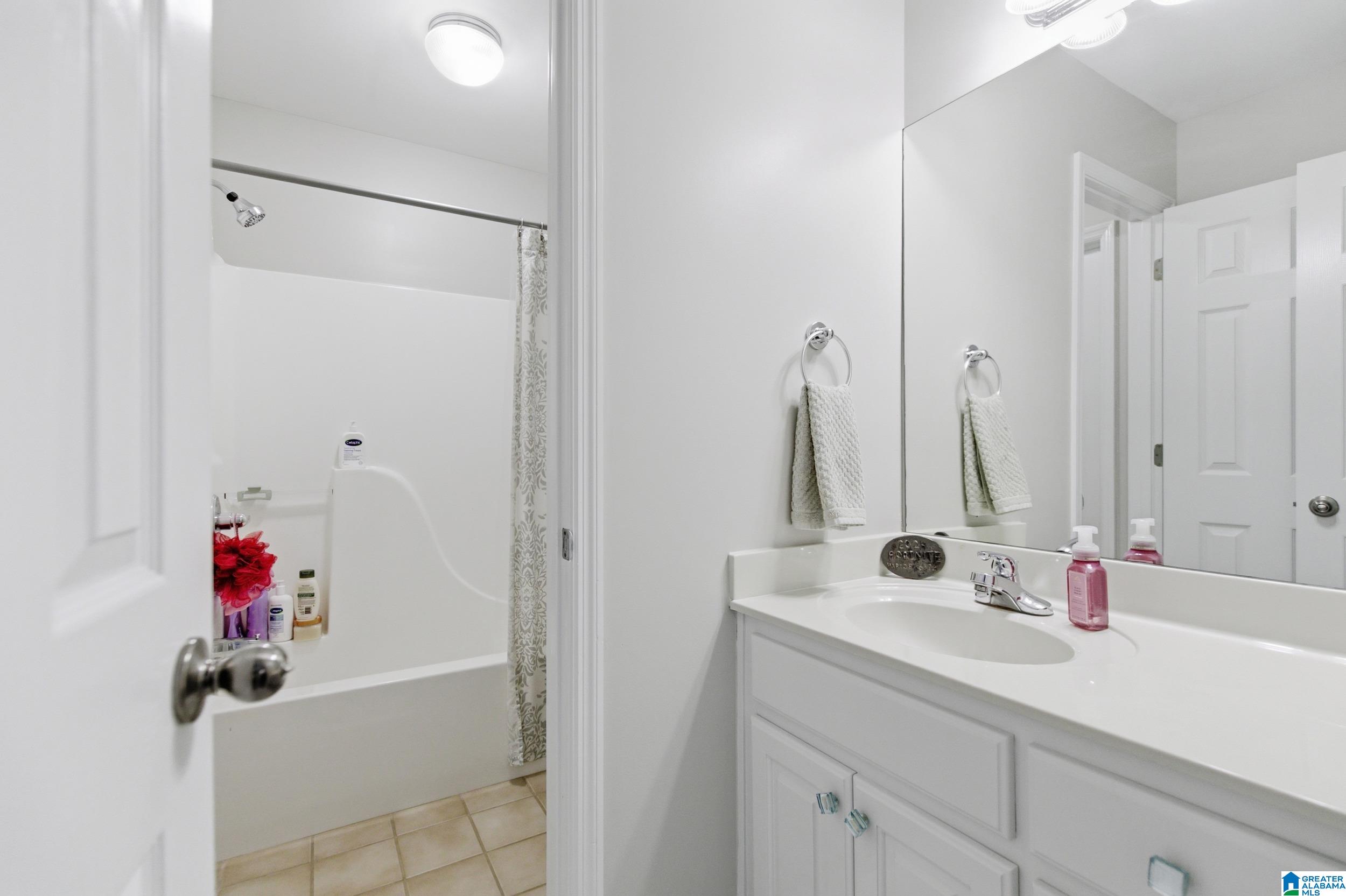 7524 LAKE VISTA DRIVE