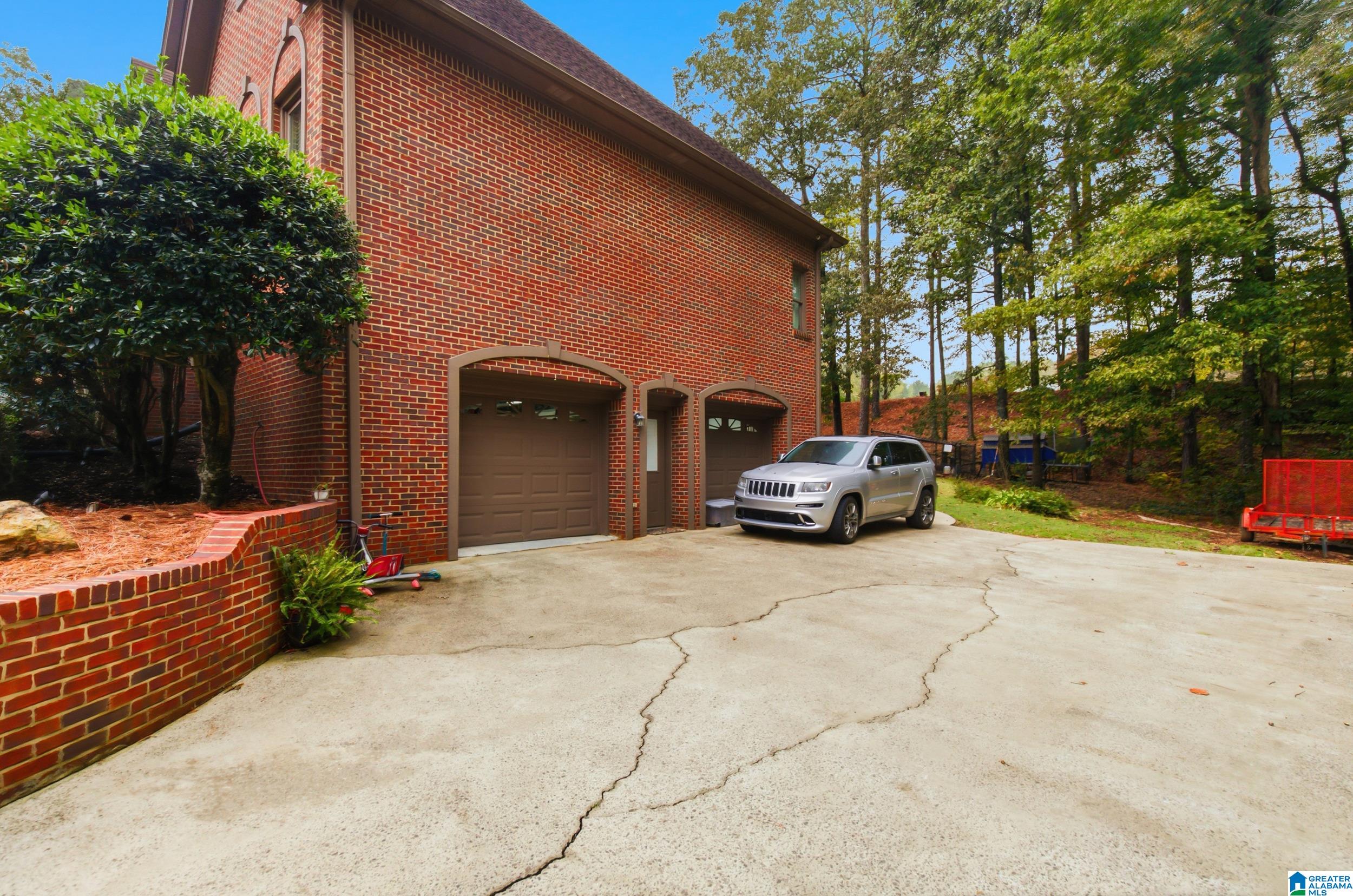 7524 LAKE VISTA DRIVE