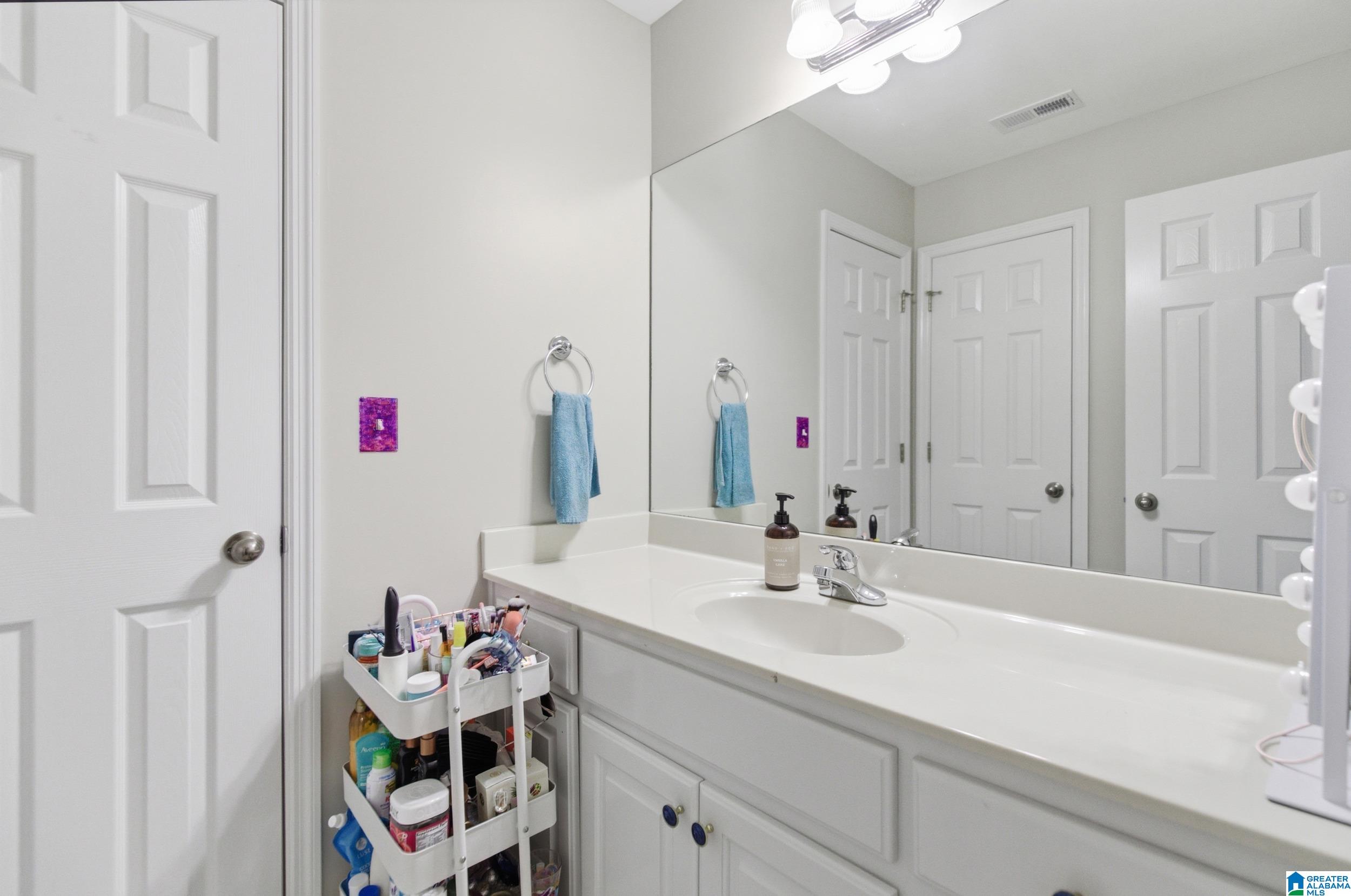 7524 LAKE VISTA DRIVE